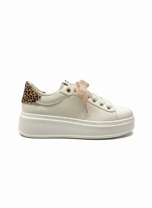 PIA600B white
