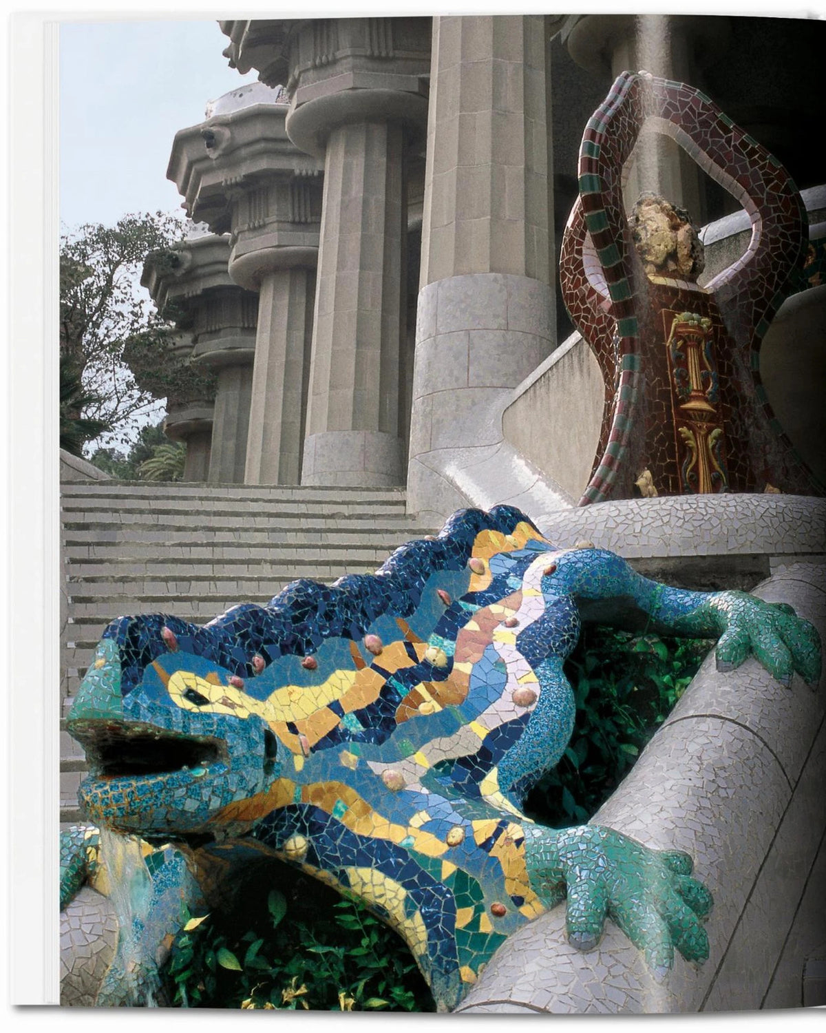Gaudi | Bildmaterial bereitgestellt von SHOES.PLEASE.