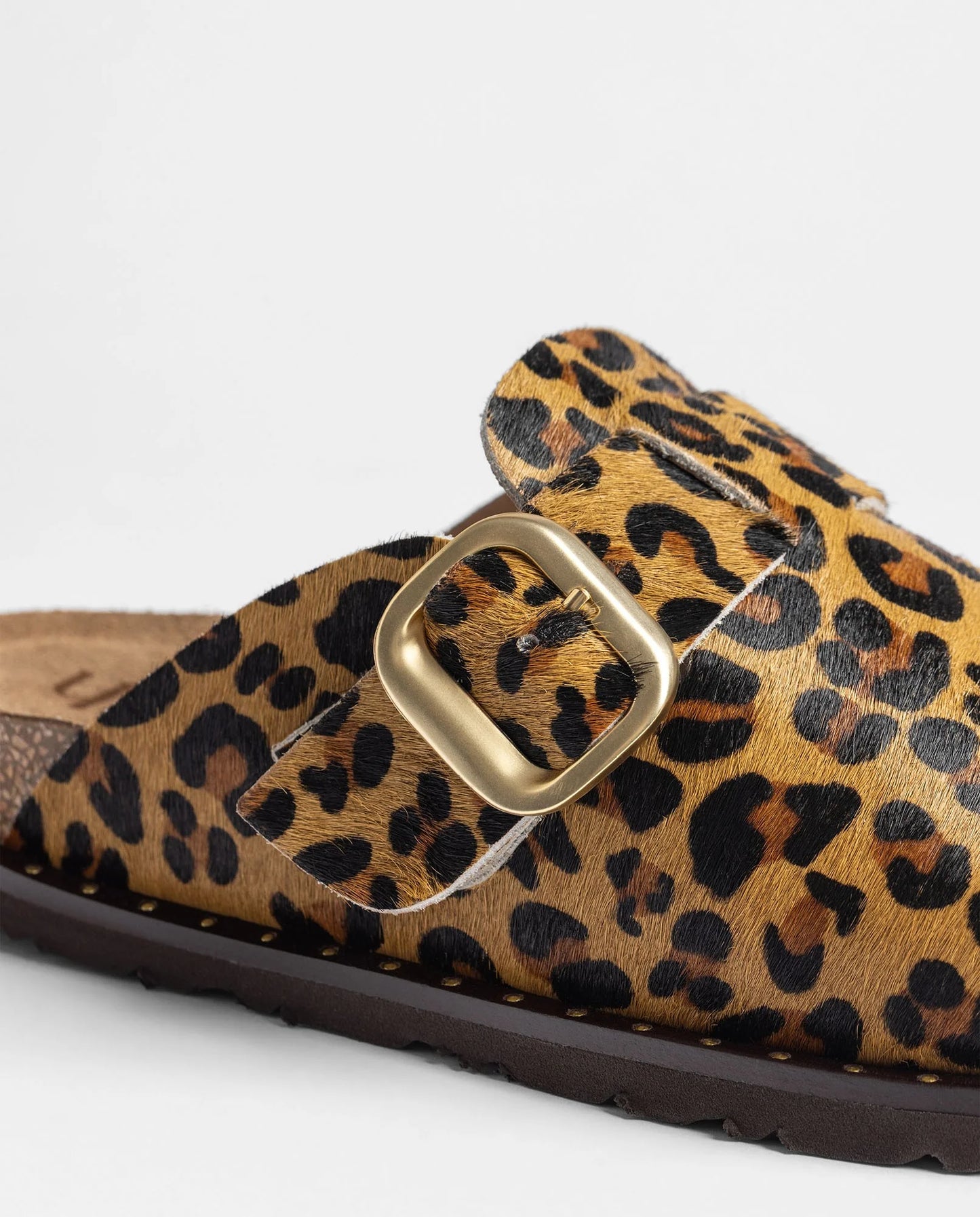 BOLUS-599 Zueco plano Leoprado natural | Bildmaterial bereitgestellt von SHOES.PLEASE.