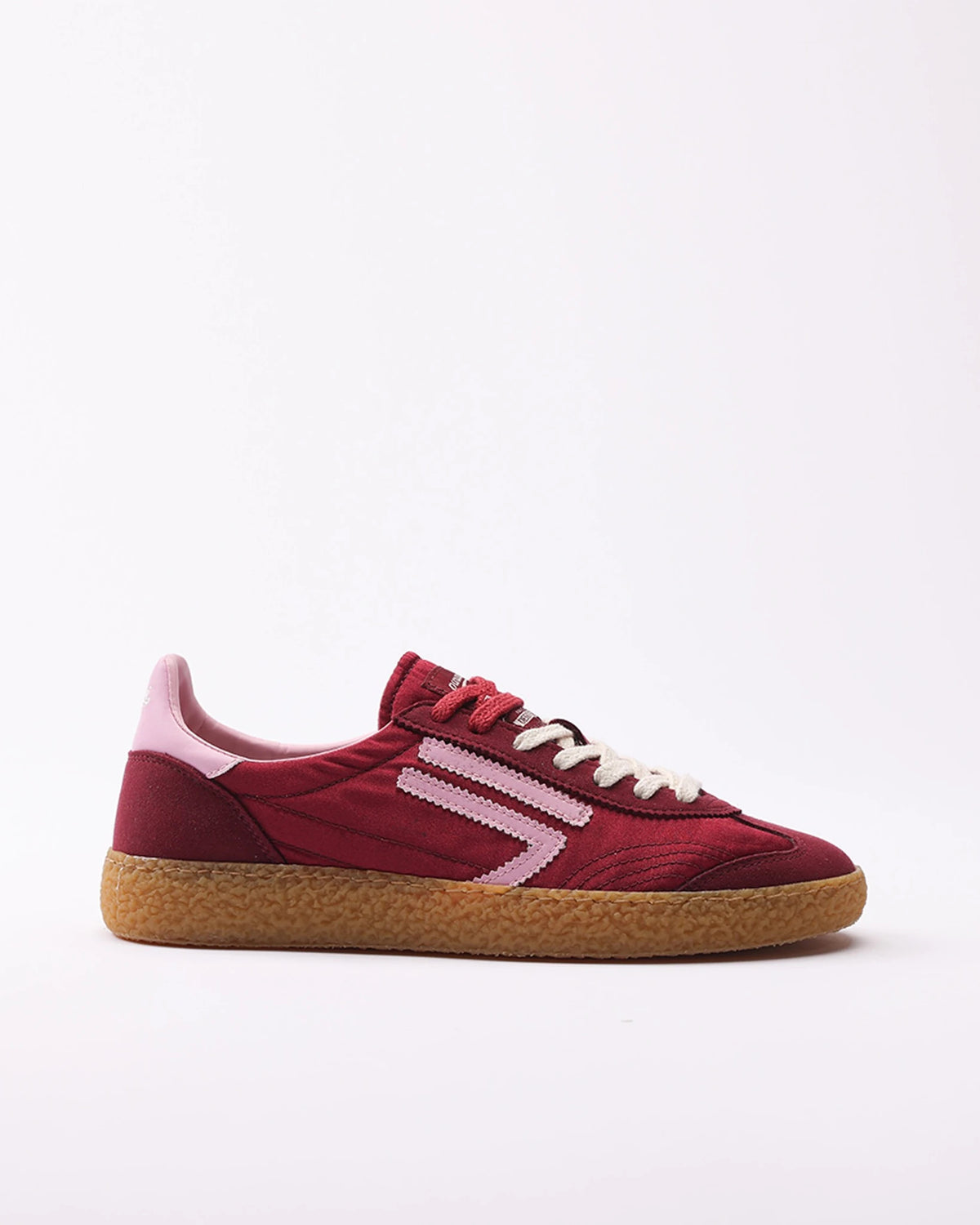 XS cherry juice | Bildmaterial bereitgestellt von SHOES.PLEASE.