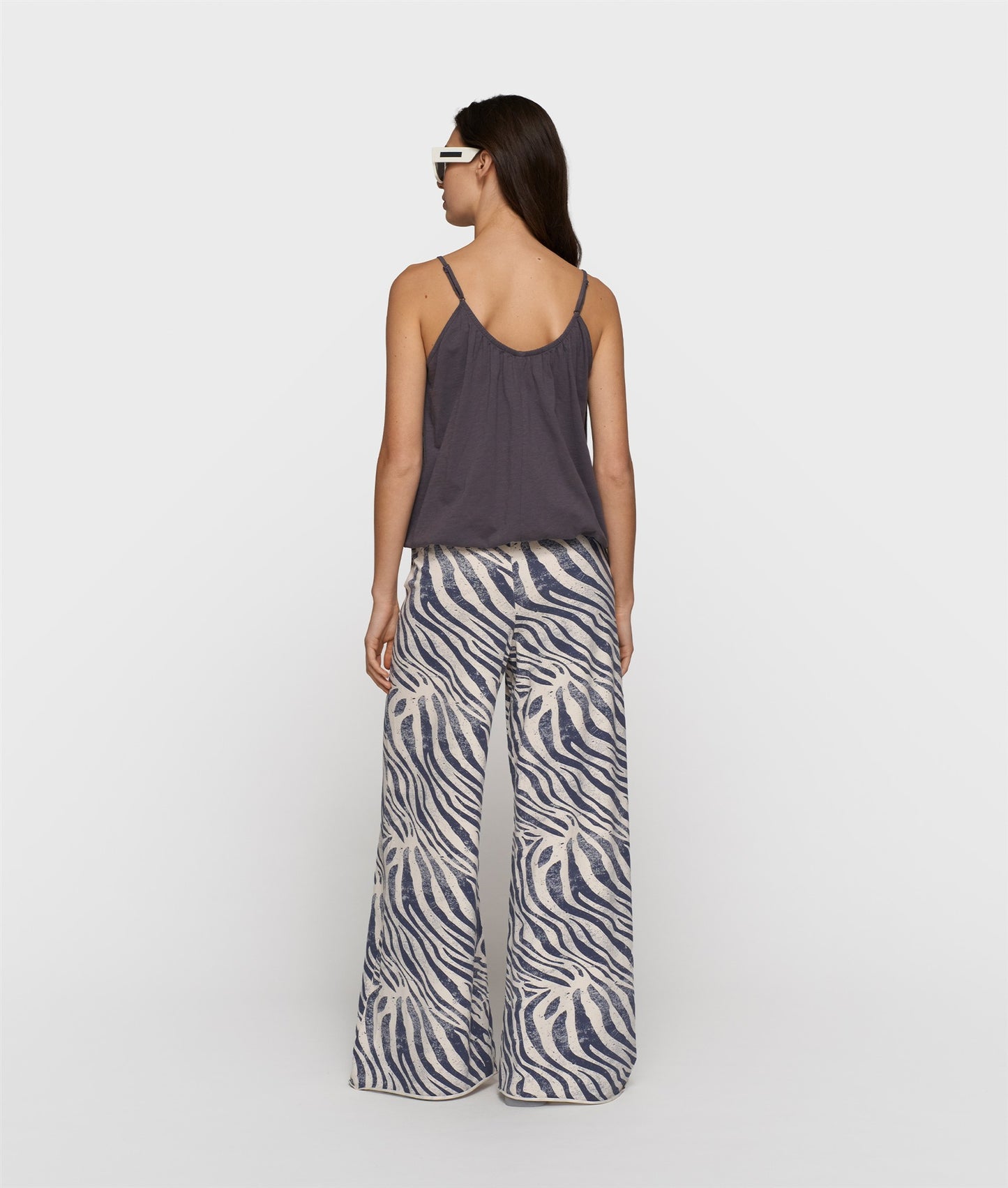Top Gathered Neck steelblue | Bildmaterial bereitgestellt von SHOES.PLEASE.