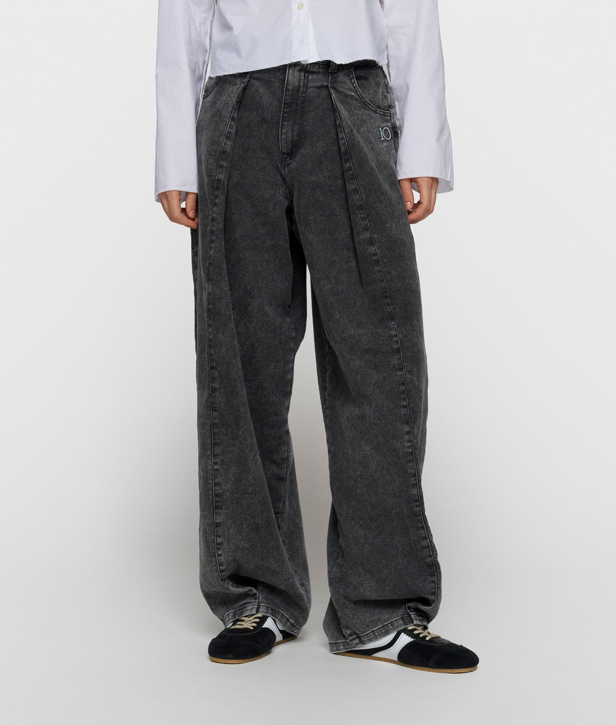 Bar pants jog denim black | Bildmaterial bereitgestellt von SHOES.PLEASE.