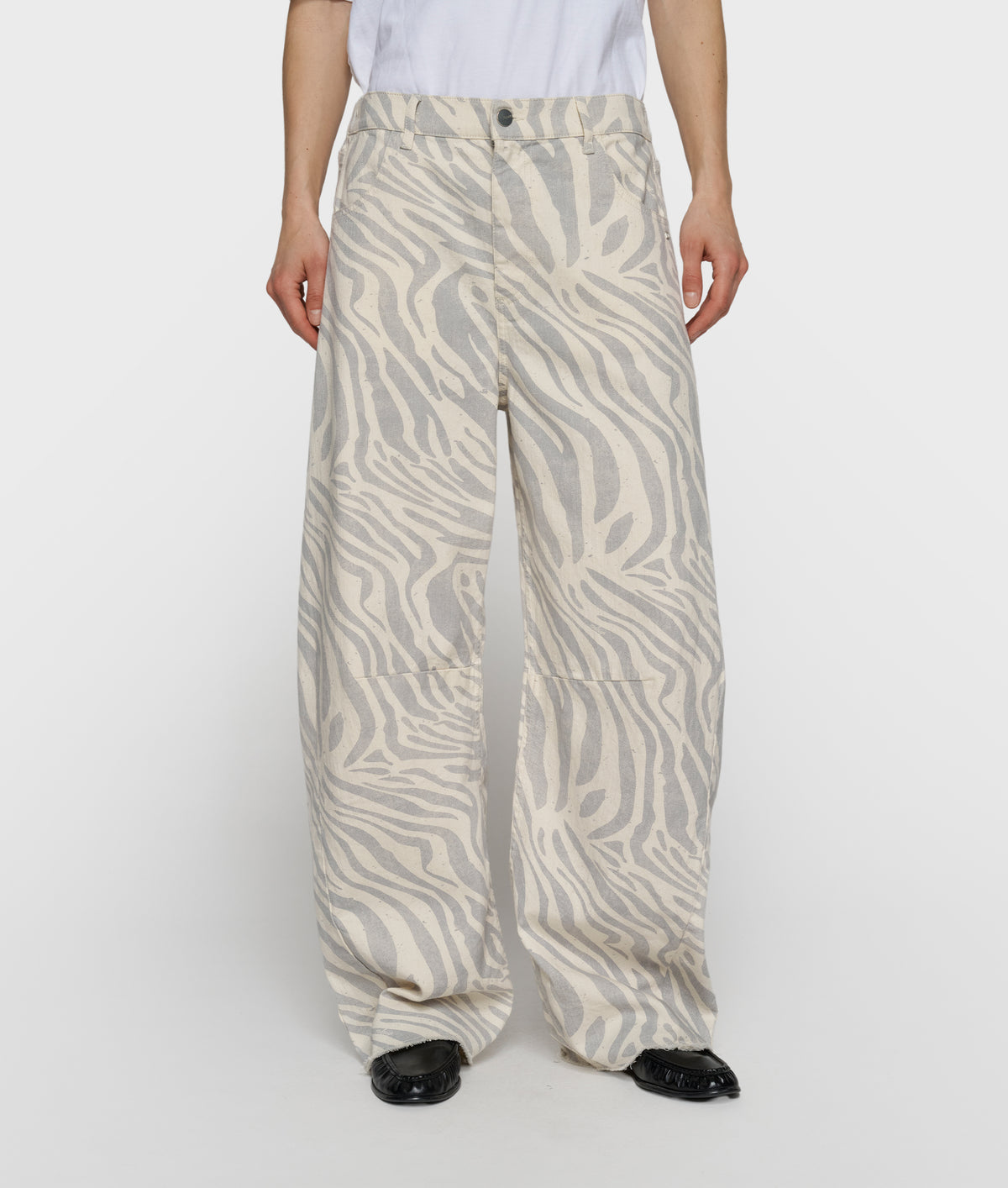 western pants zebra ecru | Bildmaterial bereitgestellt von SHOES.PLEASE.
