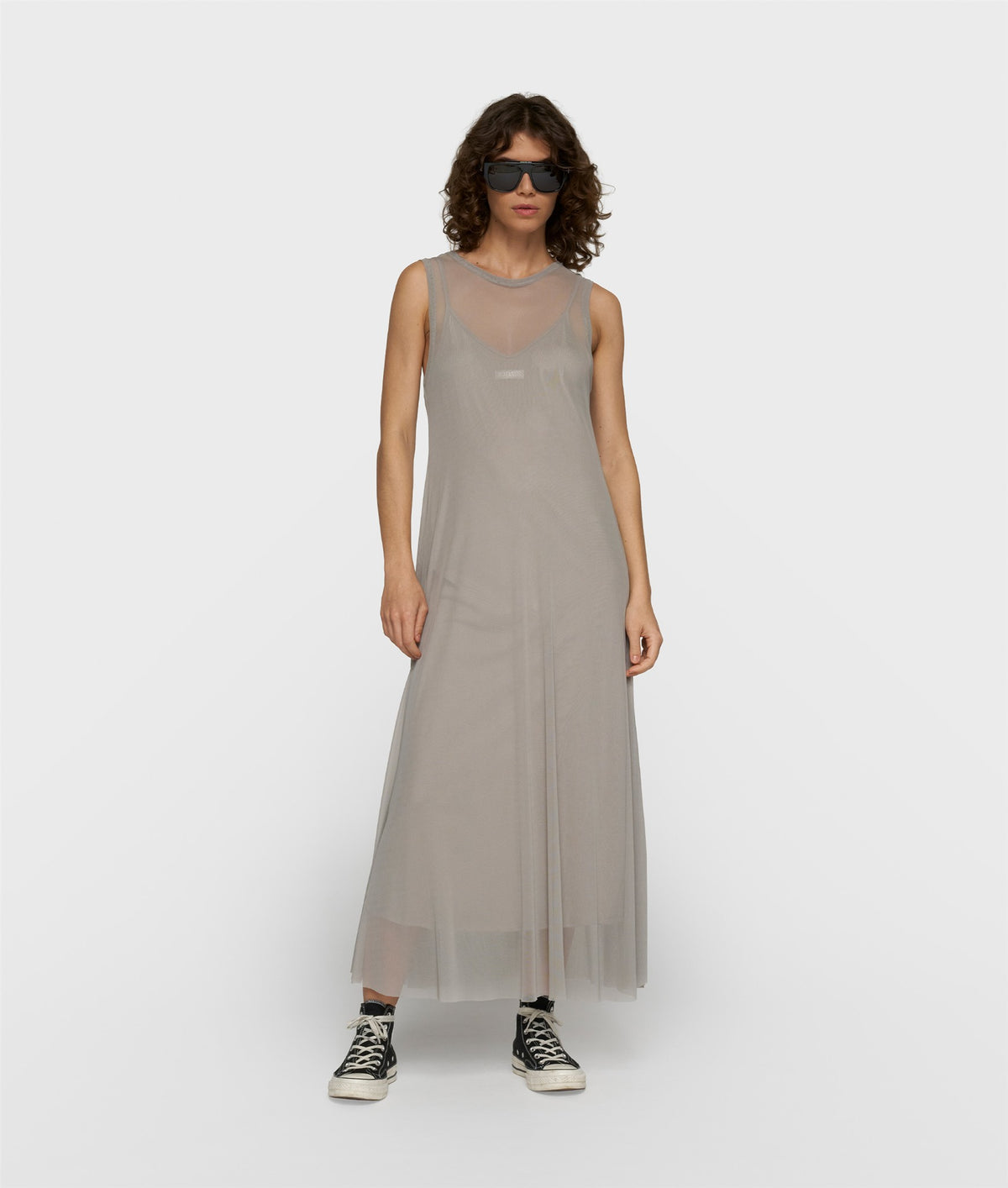 mesh dress fog | Bildmaterial bereitgestellt von SHOES.PLEASE.