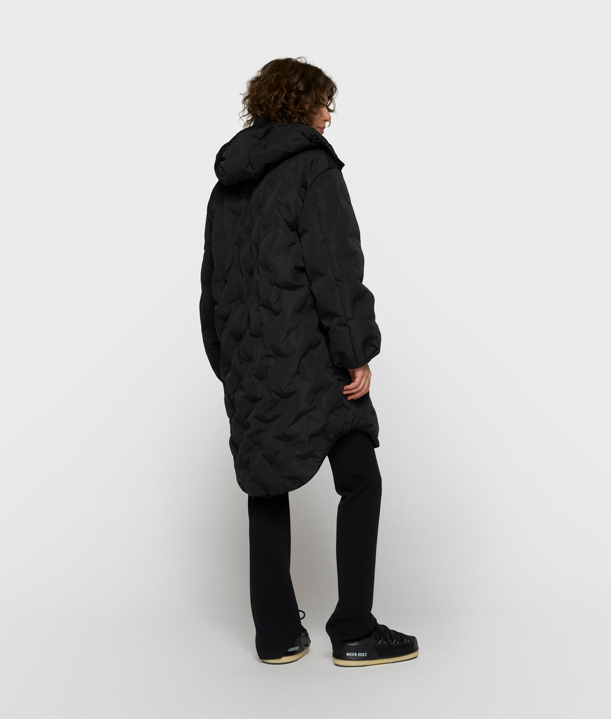 the iconic coat black | Bildmaterial bereitgestellt von SHOES.PLEASE.