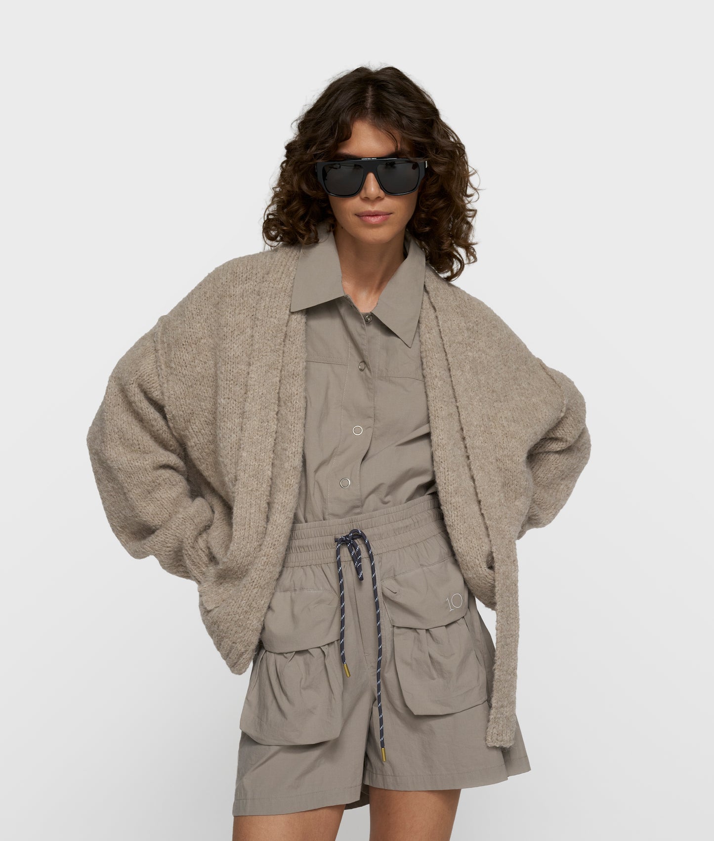 short belted knit cardigan fog | Bildmaterial bereitgestellt von SHOES.PLEASE.