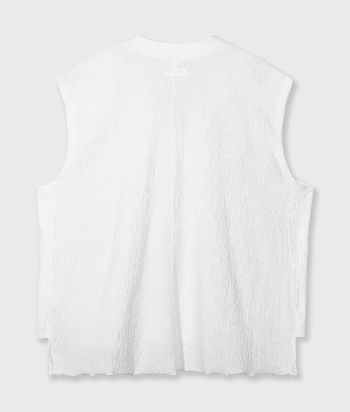 v-neck crinkle top ecru | Bildmaterial bereitgestellt von SHOES.PLEASE.