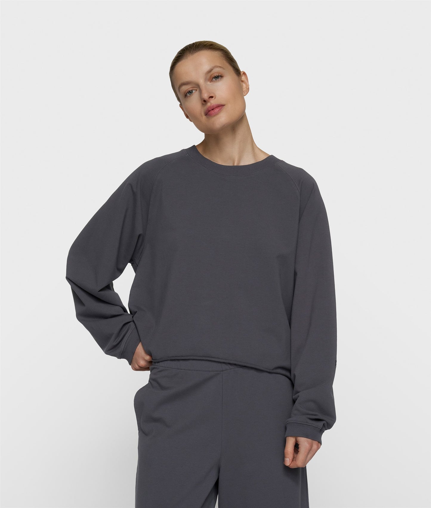 silent chique raglan sweater steel blue | Bildmaterial bereitgestellt von SHOES.PLEASE.