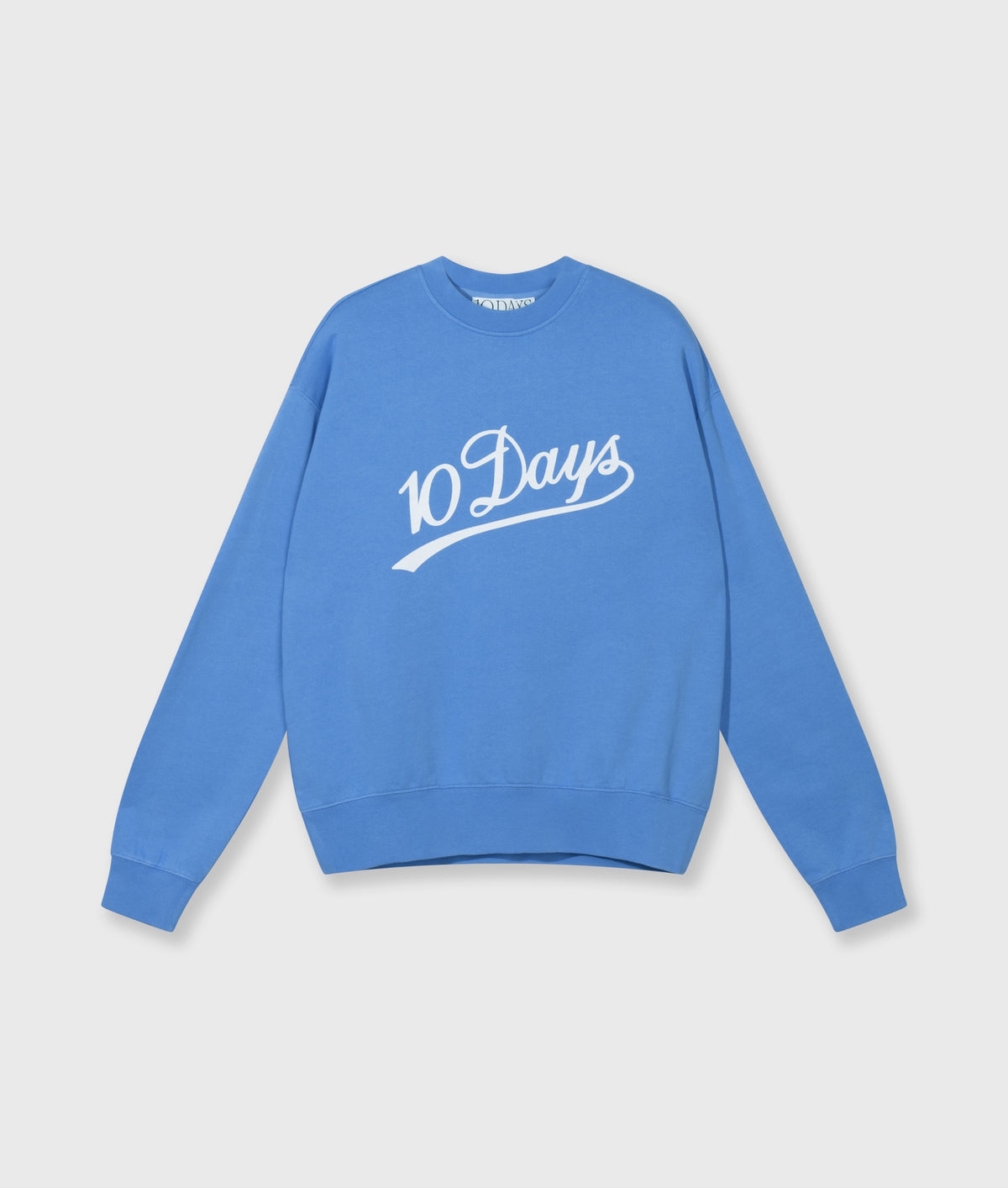 petite sweater ultramarine | Bildmaterial bereitgestellt von SHOES.PLEASE.
