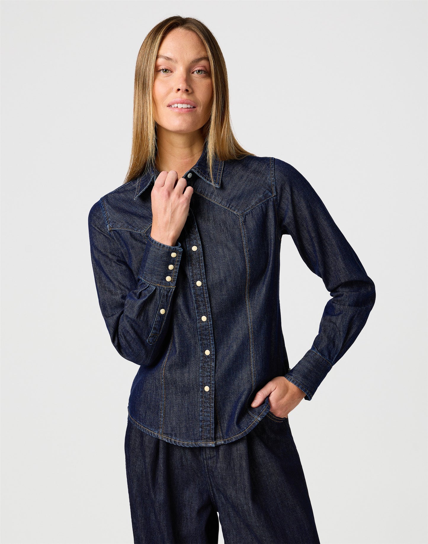 EXAG YOKE SHIRT SADDLE denim blue | Bildmaterial bereitgestellt von SHOES.PLEASE.