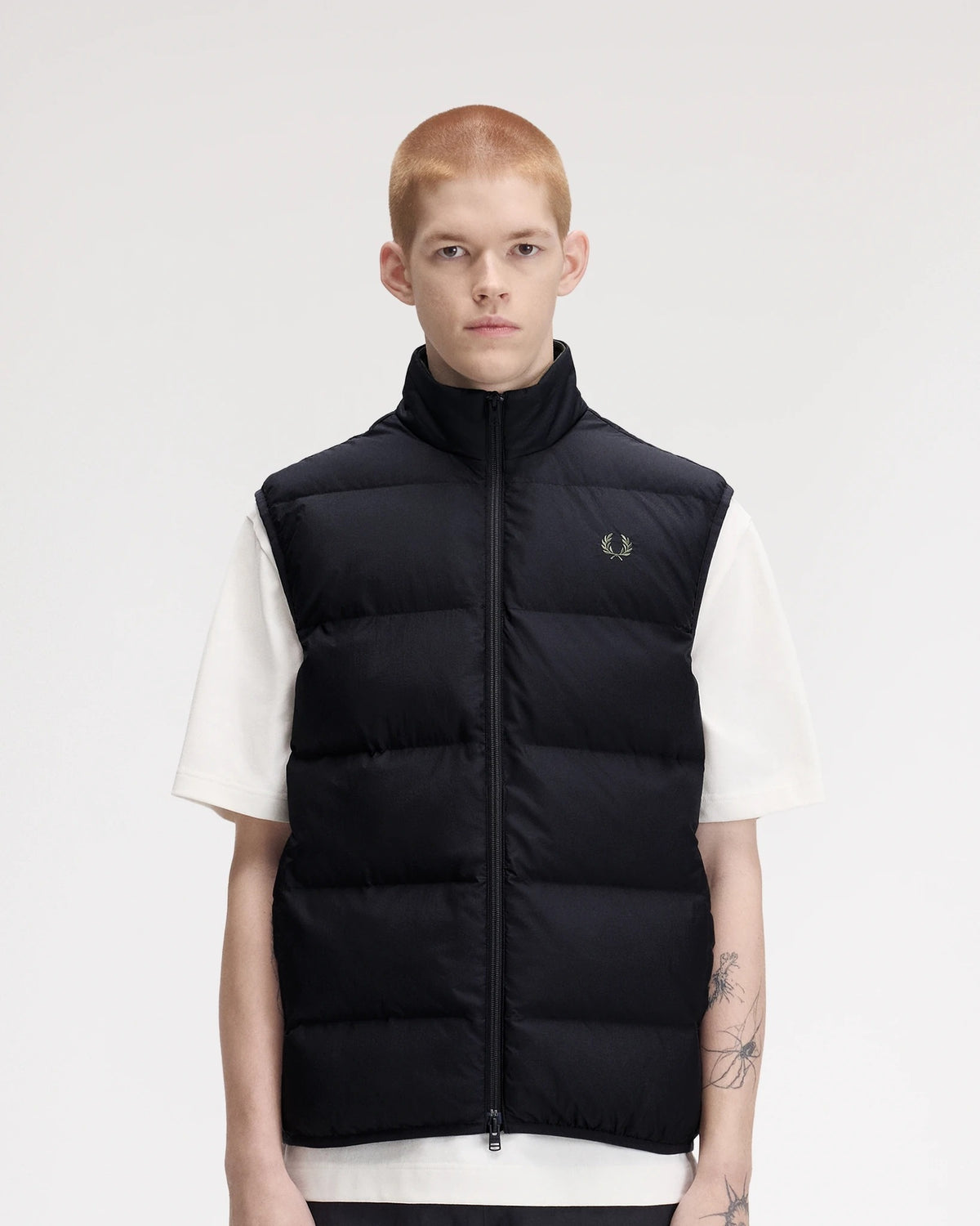 INSULATED GILET black | Bildmaterial bereitgestellt von SHOES.PLEASE.