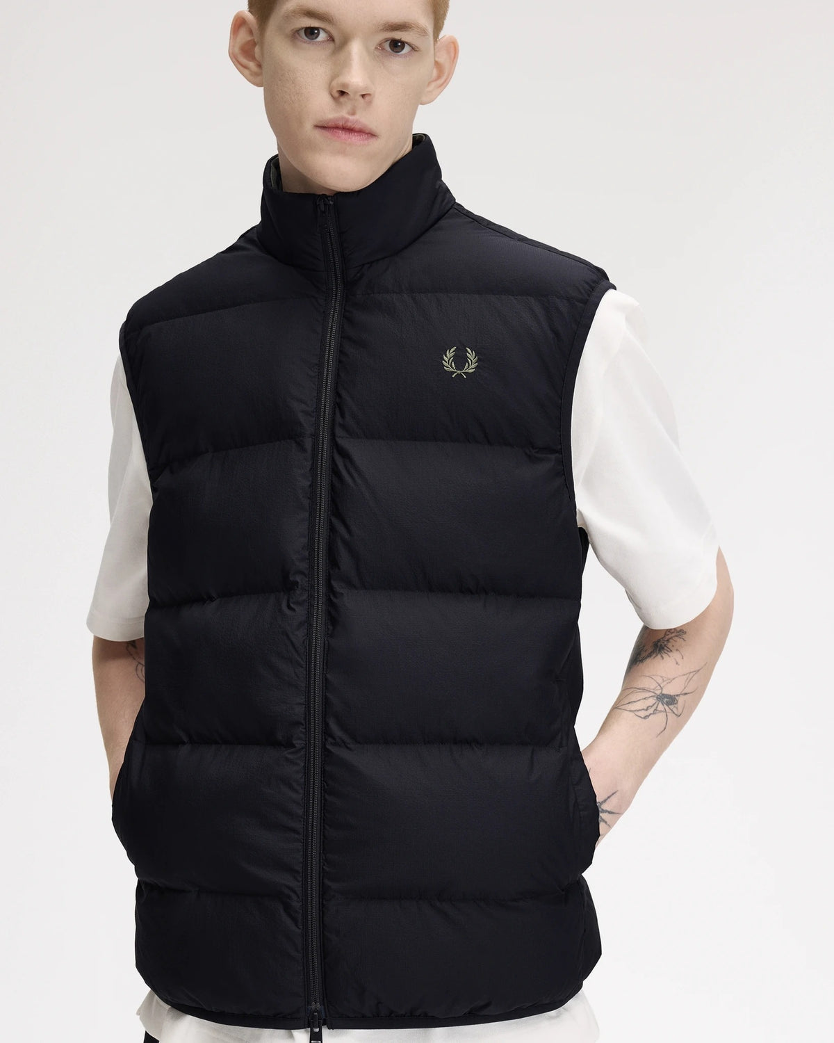 INSULATED GILET black | Bildmaterial bereitgestellt von SHOES.PLEASE.