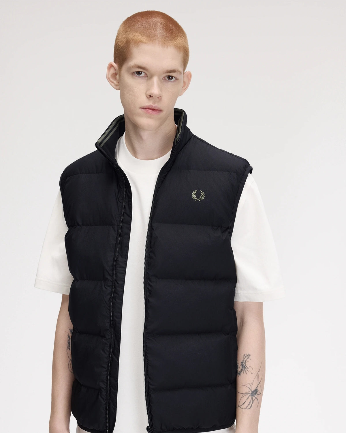 INSULATED GILET black | Bildmaterial bereitgestellt von SHOES.PLEASE.