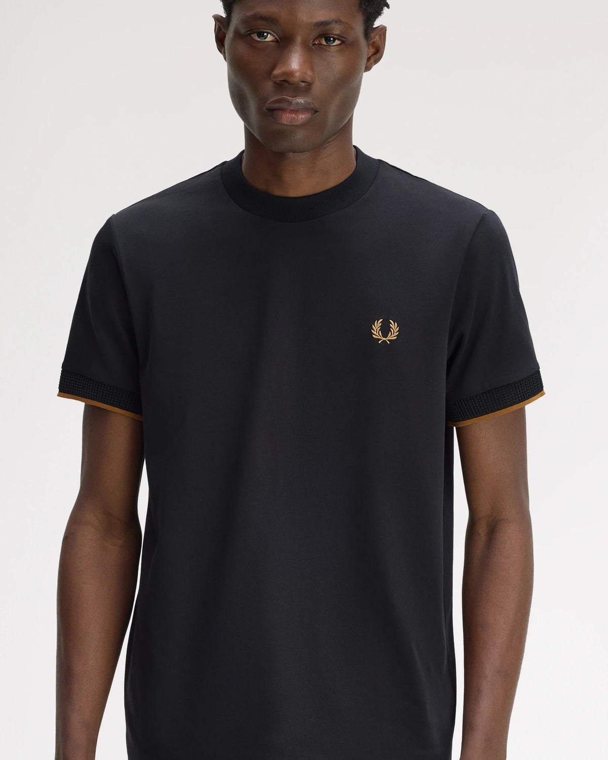 MESH CUFF TSHIRT black | Bildmaterial bereitgestellt von SHOES.PLEASE.