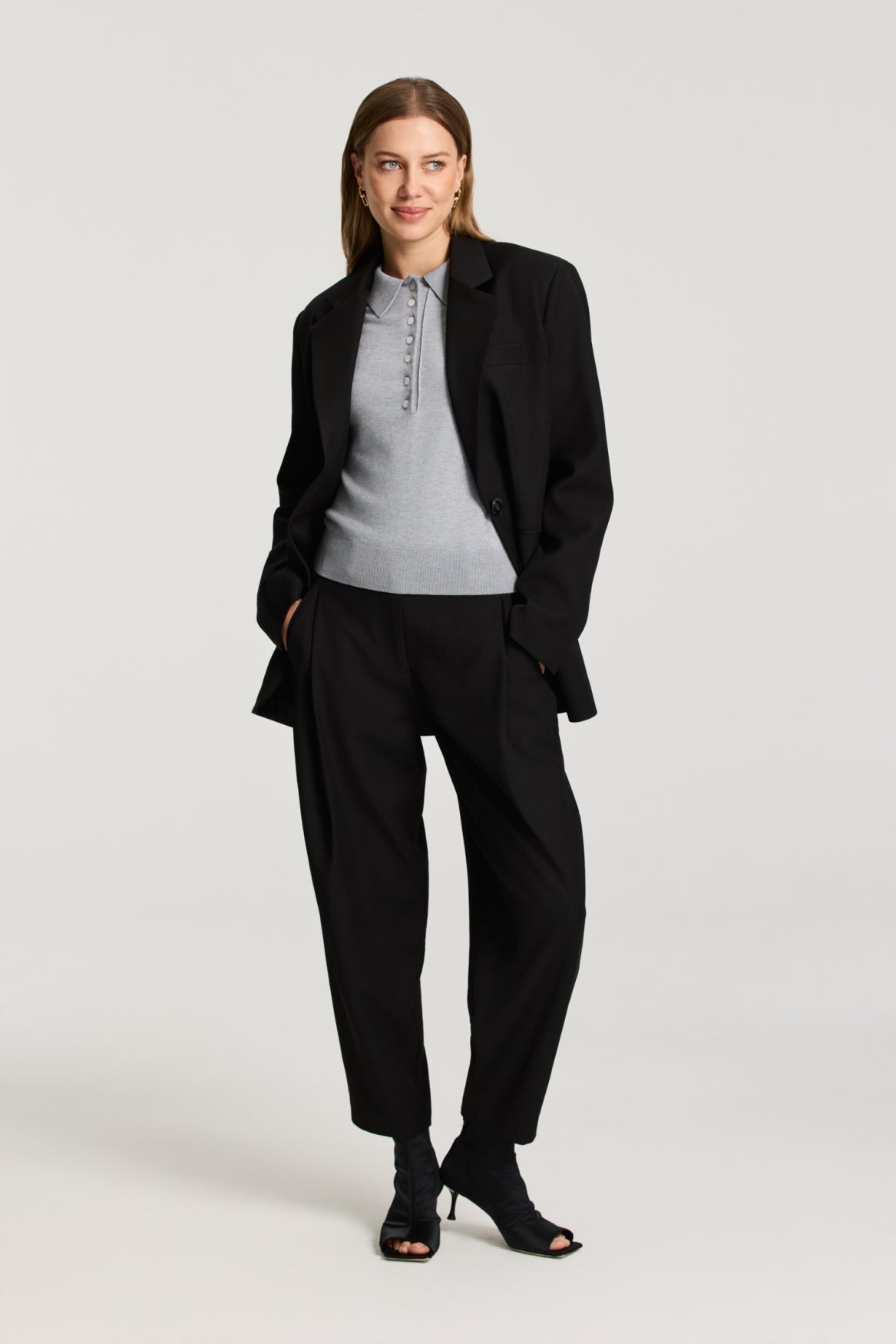 Metta Pants black | Bildmaterial bereitgestellt von SHOES.PLEASE.