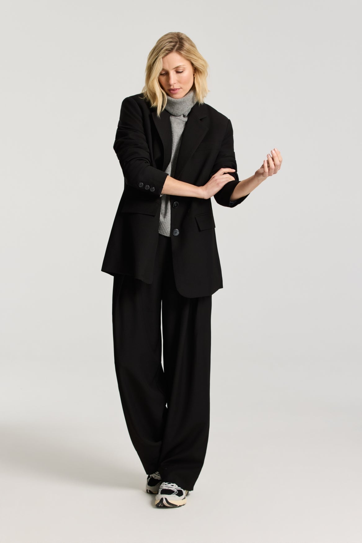 Olivia Blazer black | Bildmaterial bereitgestellt von SHOES.PLEASE.