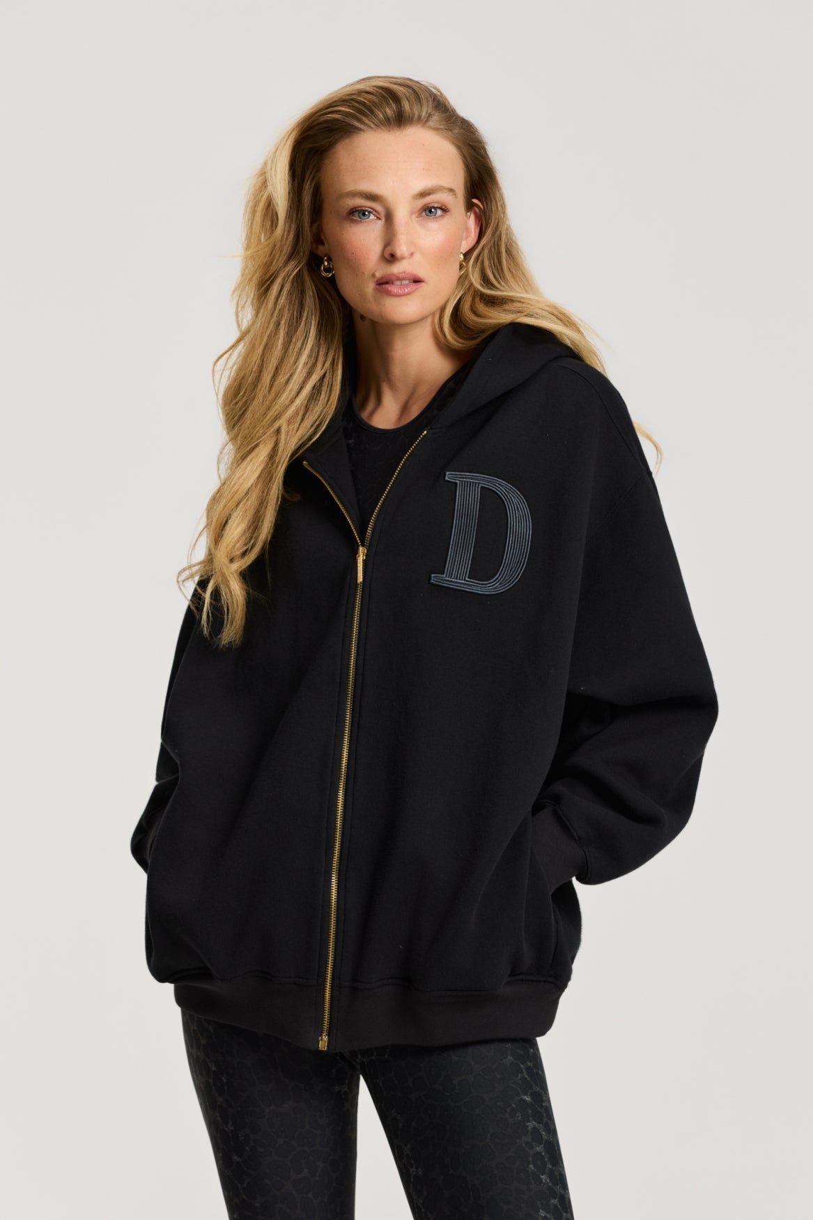 Evi Hooded Cardigan black | Bildmaterial bereitgestellt von SHOES.PLEASE.
