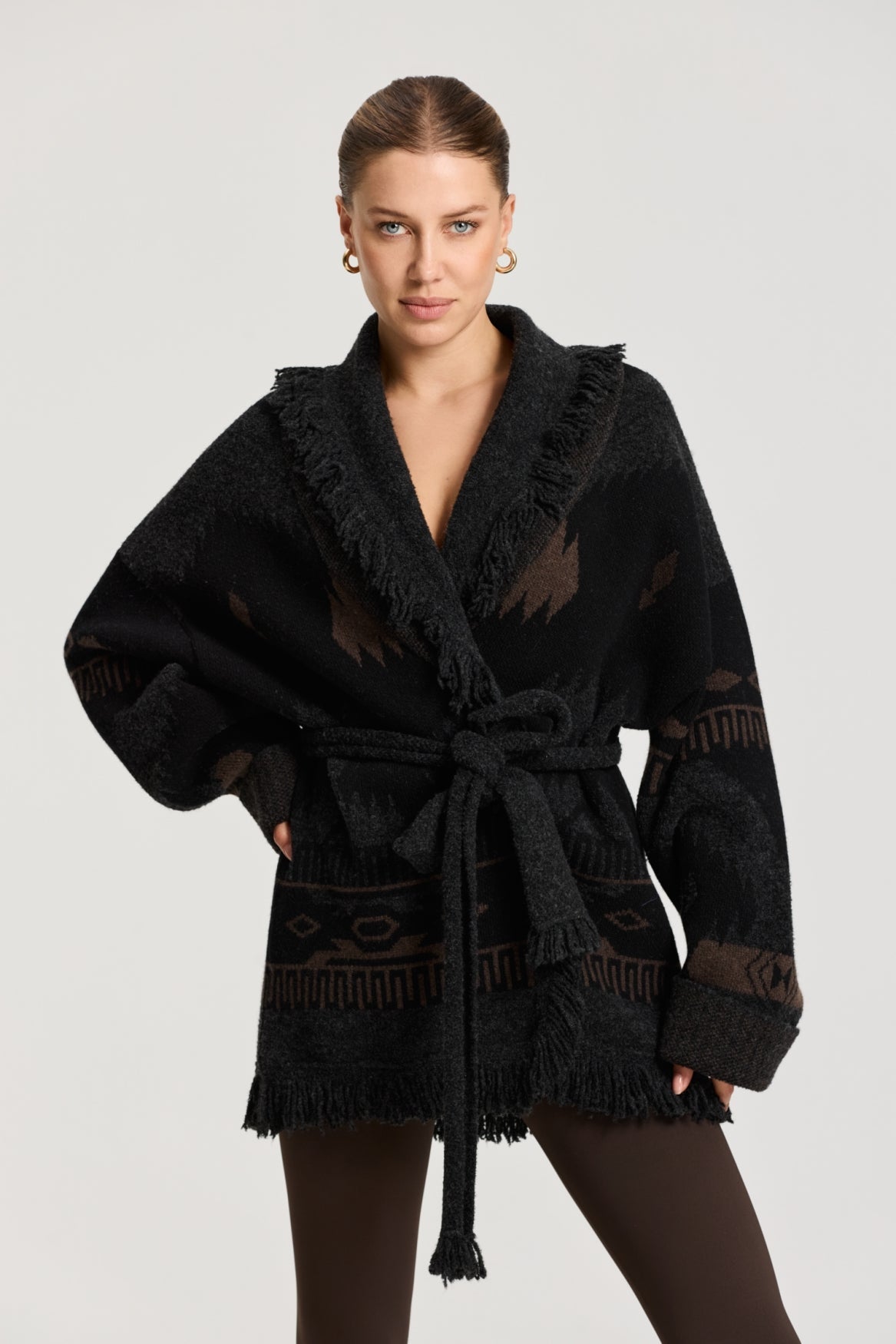 Ymke Cardigan dusk brown black sand | Bildmaterial bereitgestellt von SHOES.PLEASE.