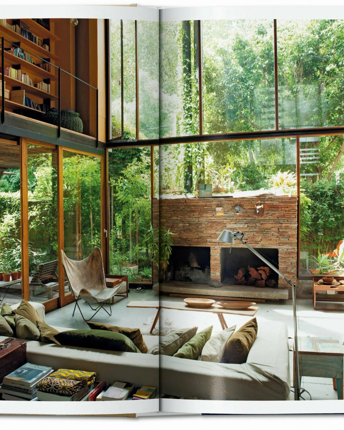 Interiors Now | Bildmaterial bereitgestellt von SHOES.PLEASE.