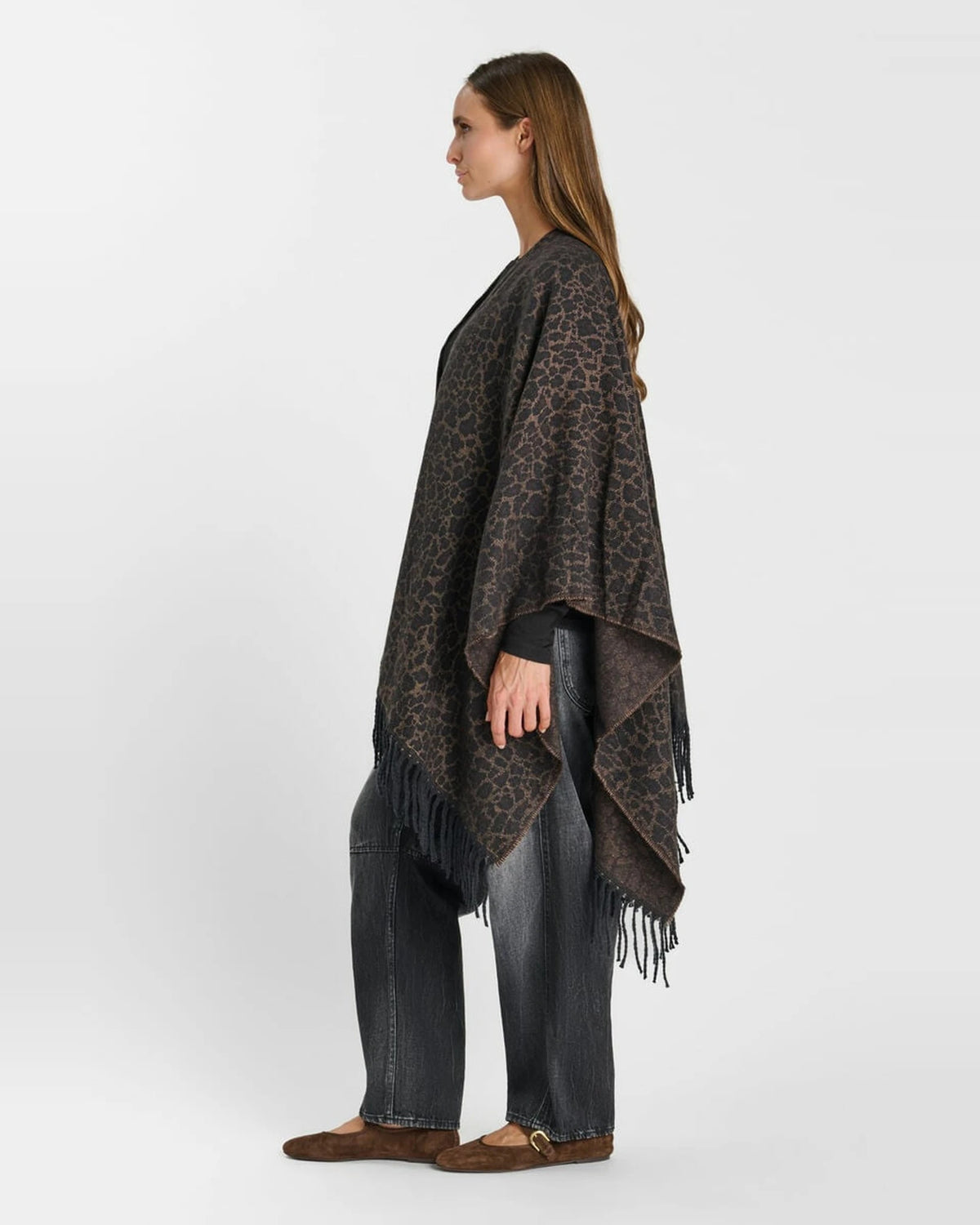 Amber Poncho bark | Bildmaterial bereitgestellt von SHOES.PLEASE.