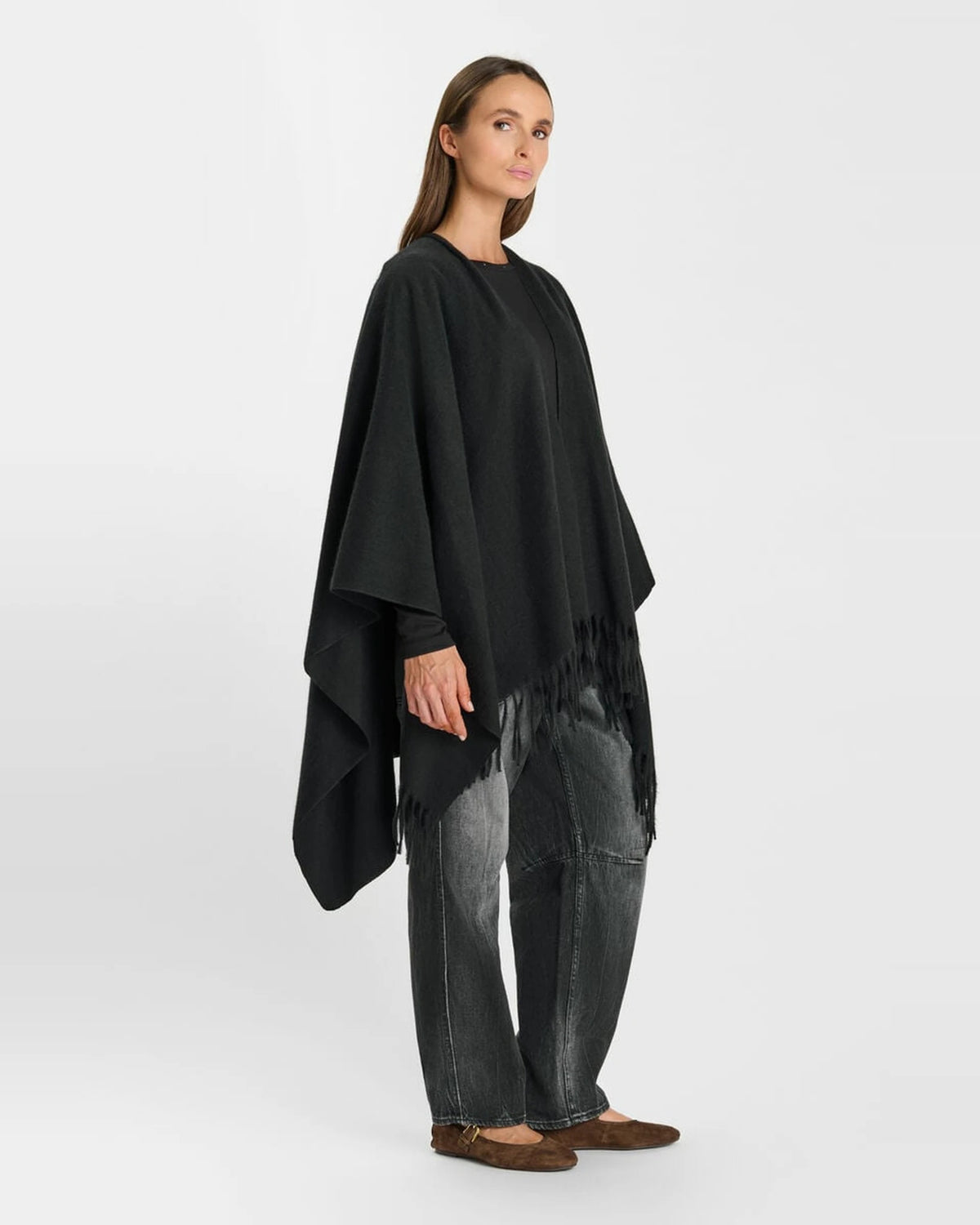 Eter Poncho black | Bildmaterial bereitgestellt von SHOES.PLEASE.