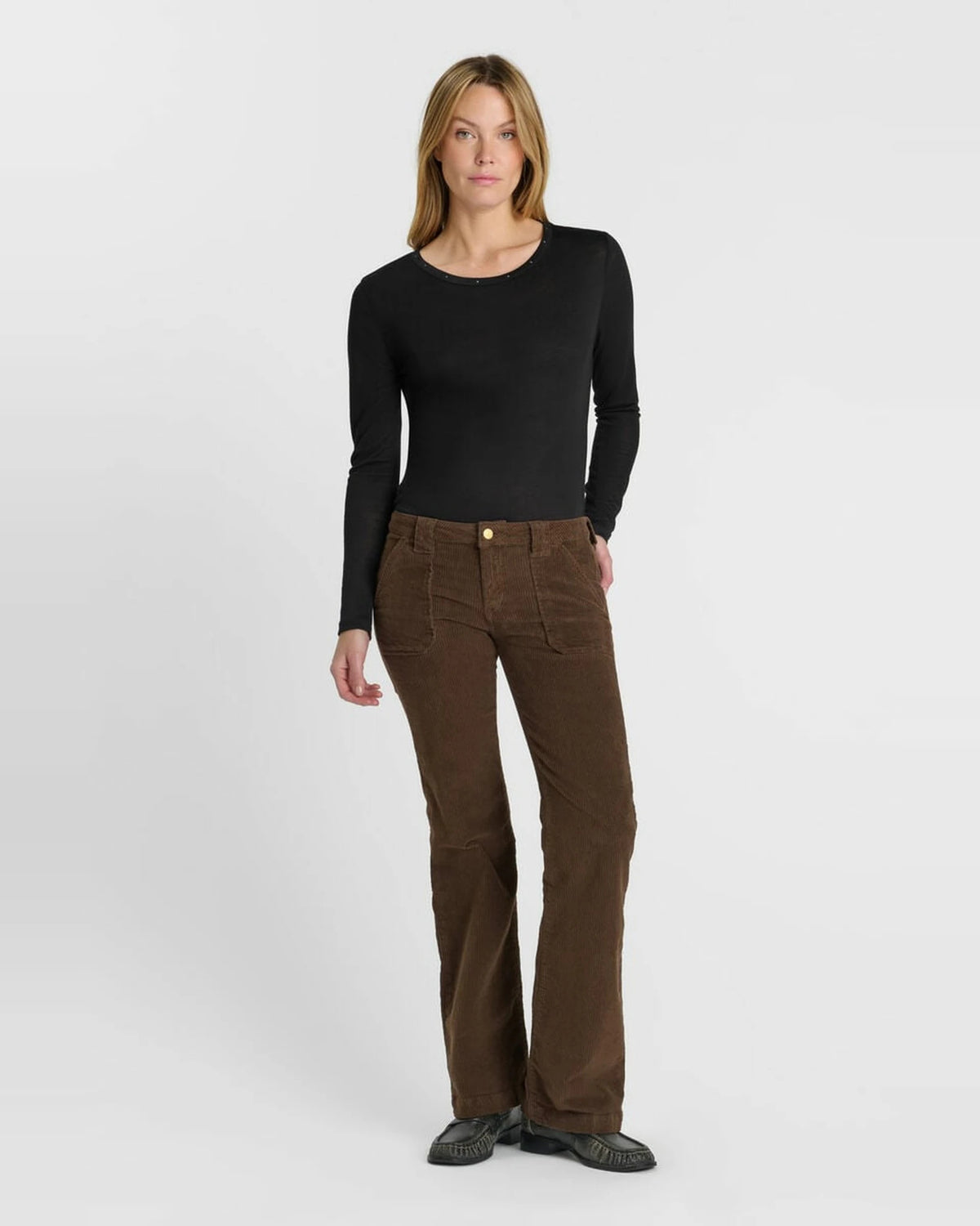 Velvet Flare Hose bear | Bildmaterial bereitgestellt von SHOES.PLEASE.