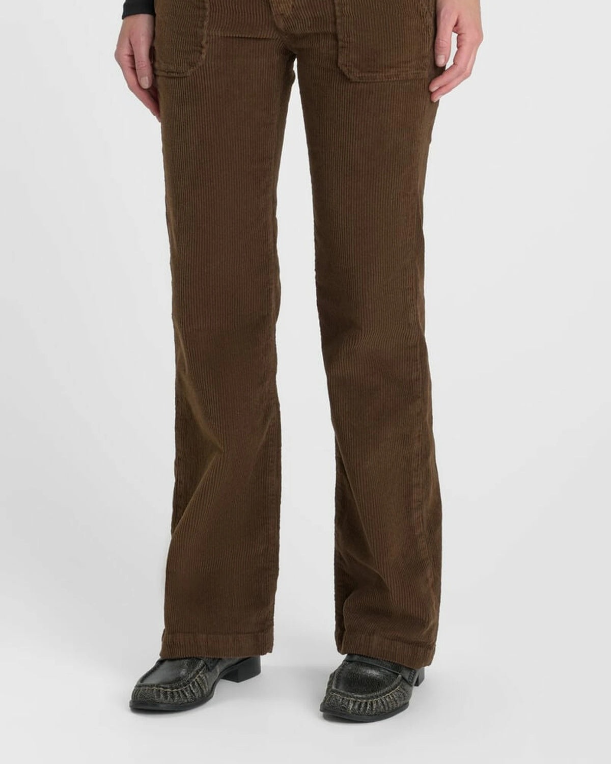 Velvet Flare Hose bear | Bildmaterial bereitgestellt von SHOES.PLEASE.