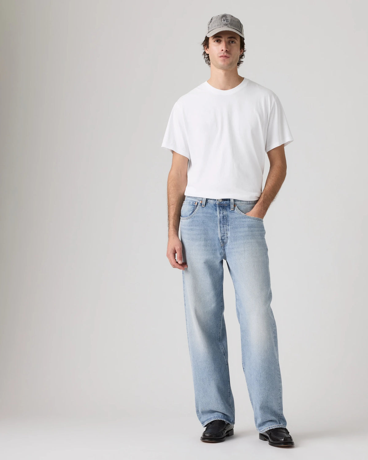 501 LOOSE IN MY BRONCO | Bildmaterial bereitgestellt von SHOES.PLEASE.