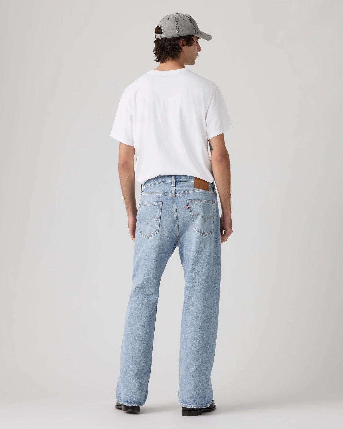 501 LOOSE IN MY BRONCO | Bildmaterial bereitgestellt von SHOES.PLEASE.