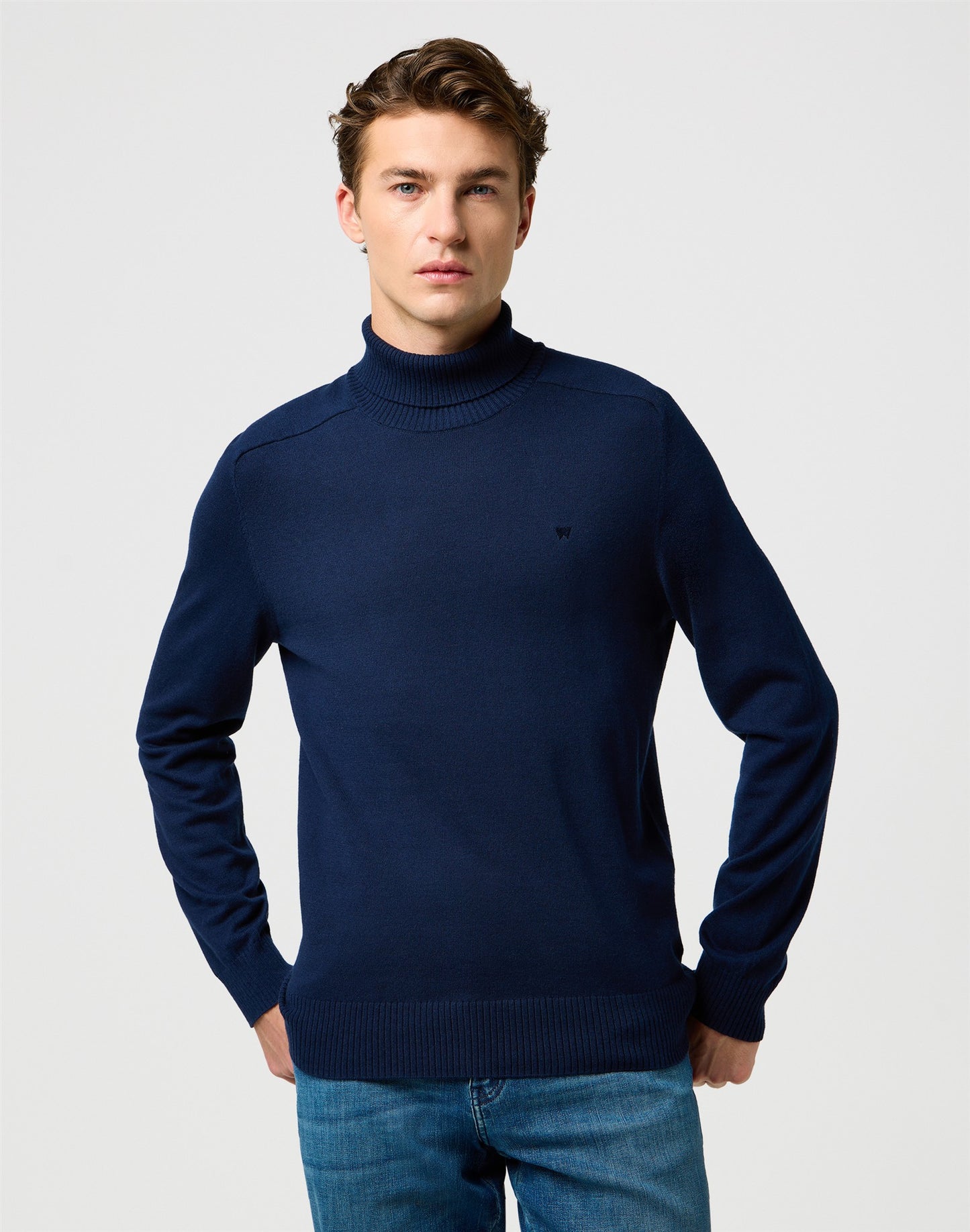 TURTLENECK navy | Bildmaterial bereitgestellt von SHOES.PLEASE.