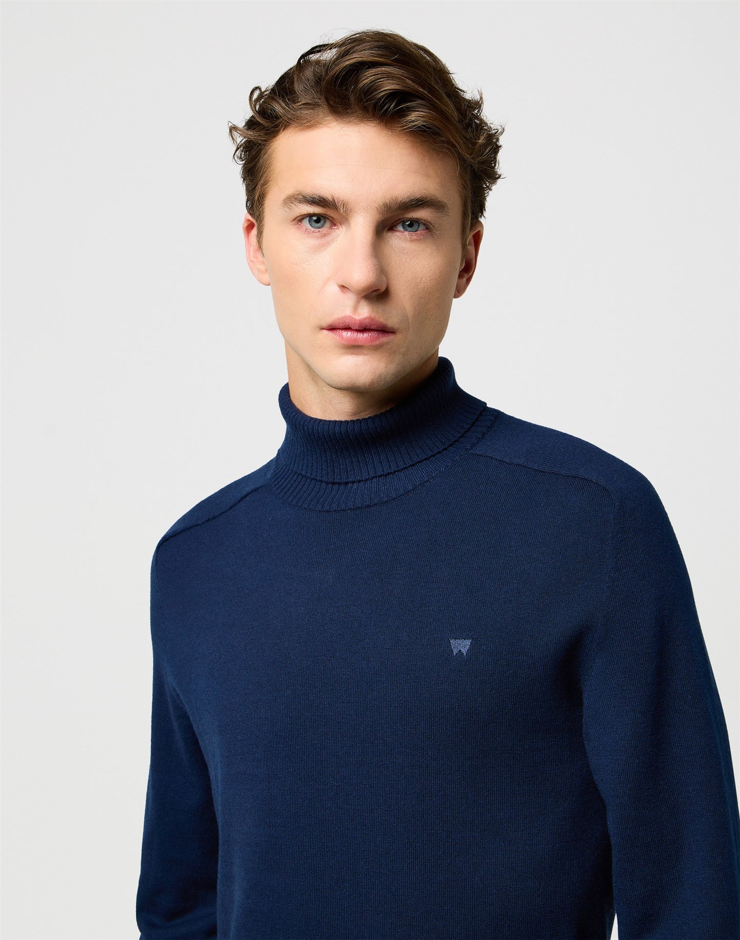 TURTLENECK navy | Bildmaterial bereitgestellt von SHOES.PLEASE.