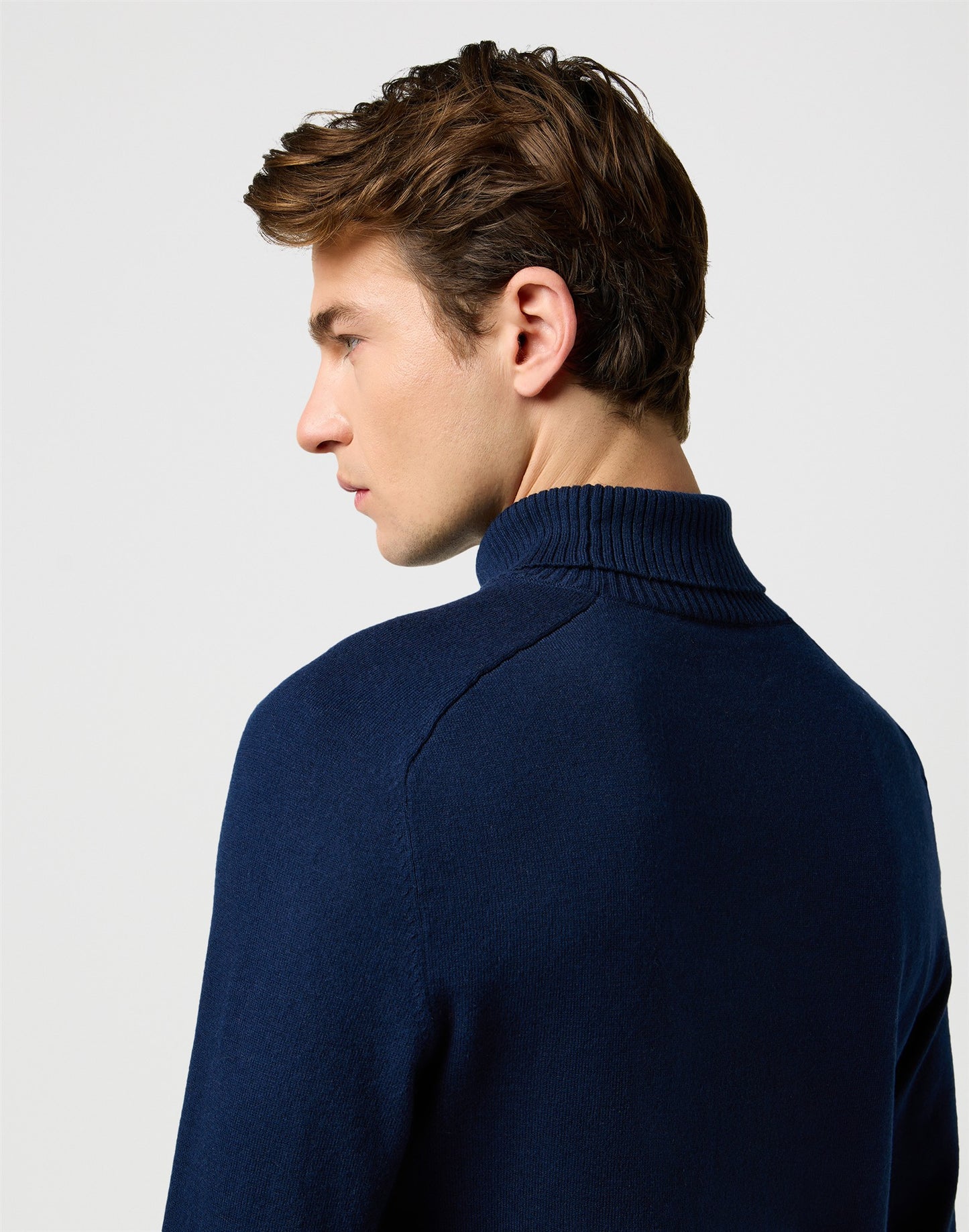 TURTLENECK navy | Bildmaterial bereitgestellt von SHOES.PLEASE.