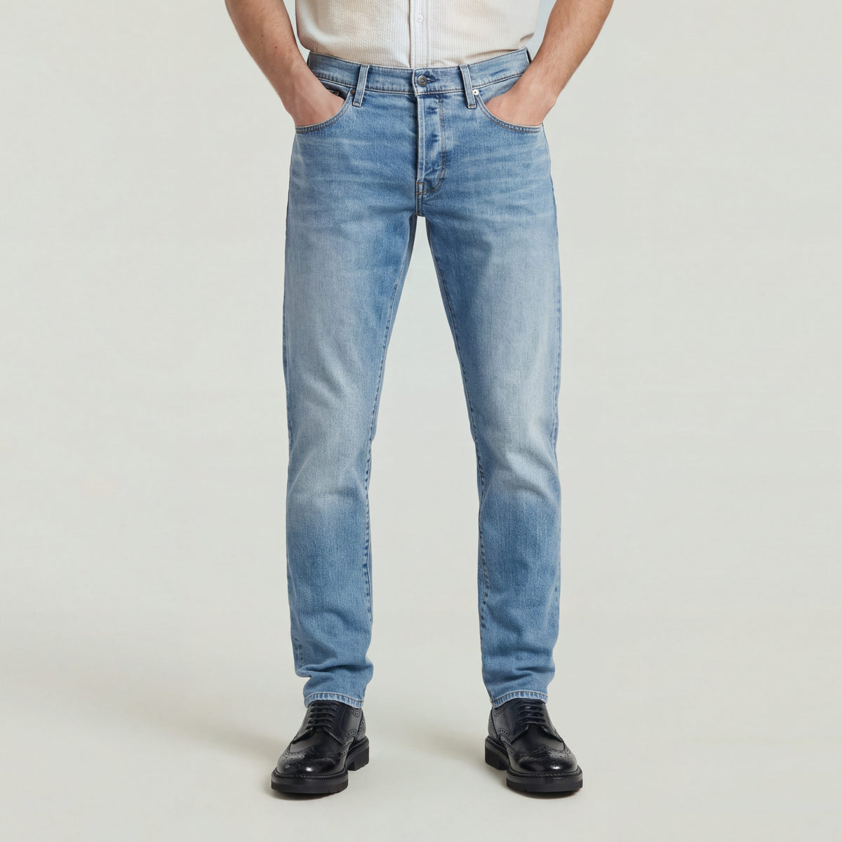 3301 Regular Tapered lt indigo aged | Bildmaterial bereitgestellt von SHOES.PLEASE.