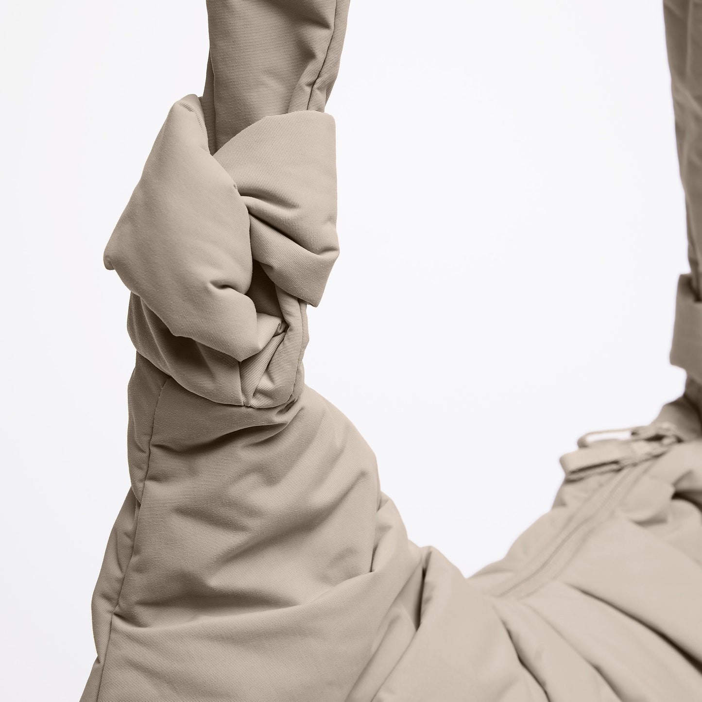 PLEAT MOON BAG LARGE scallop | Bildmaterial bereitgestellt von SHOES.PLEASE.