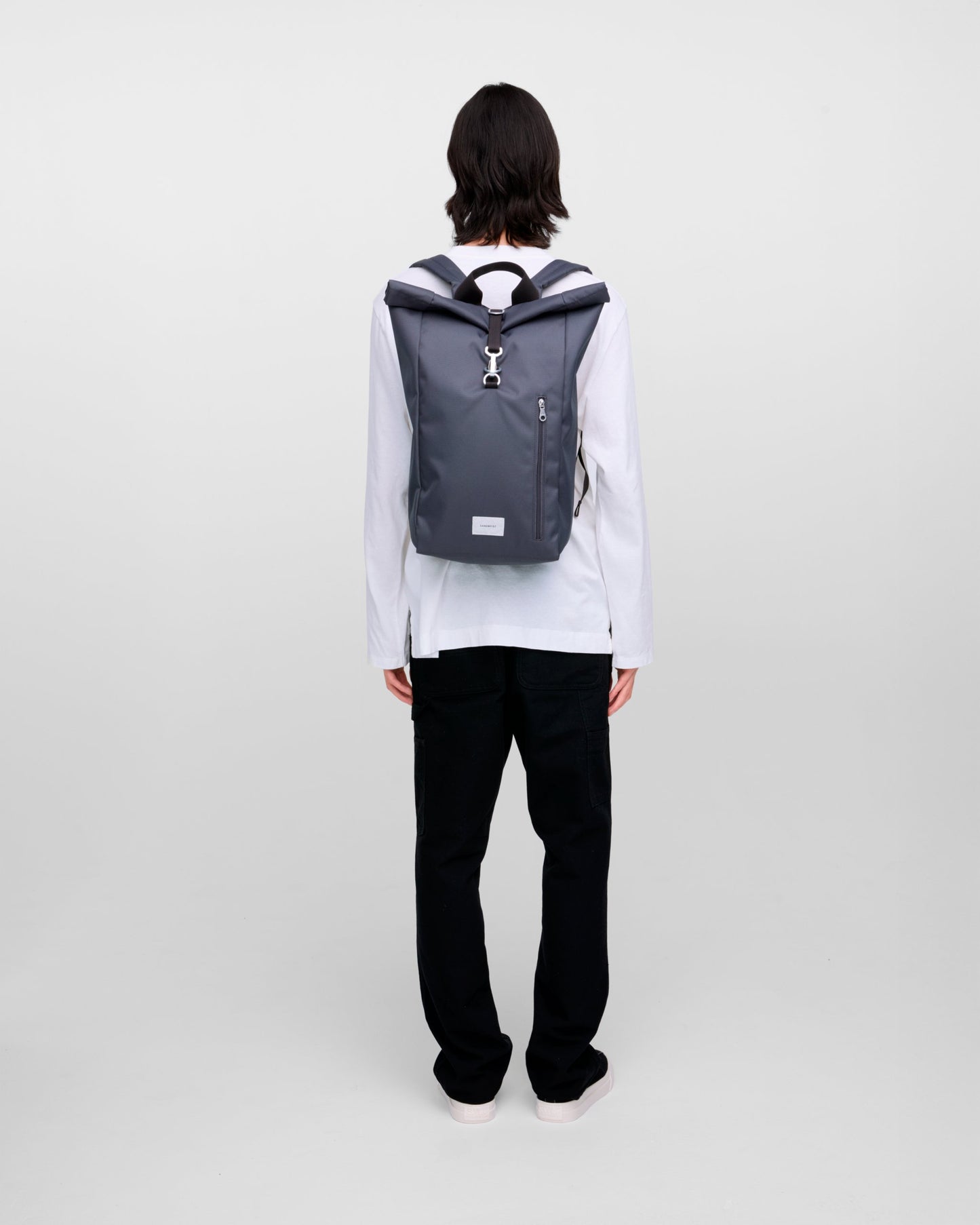 GROUND Rolltop Backpack L asphalt | Bildmaterial bereitgestellt von SHOES.PLEASE.