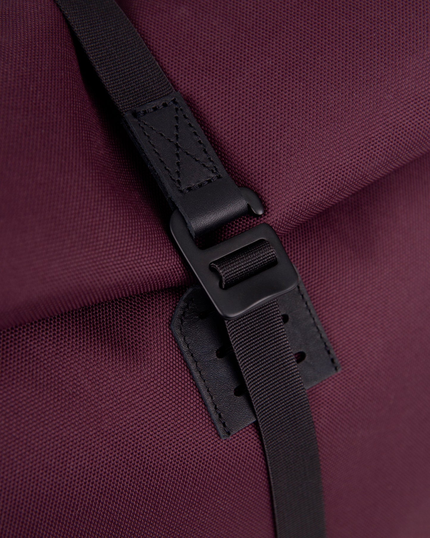 ICON Rolltop Backpack L cabernet | Bildmaterial bereitgestellt von SHOES.PLEASE.