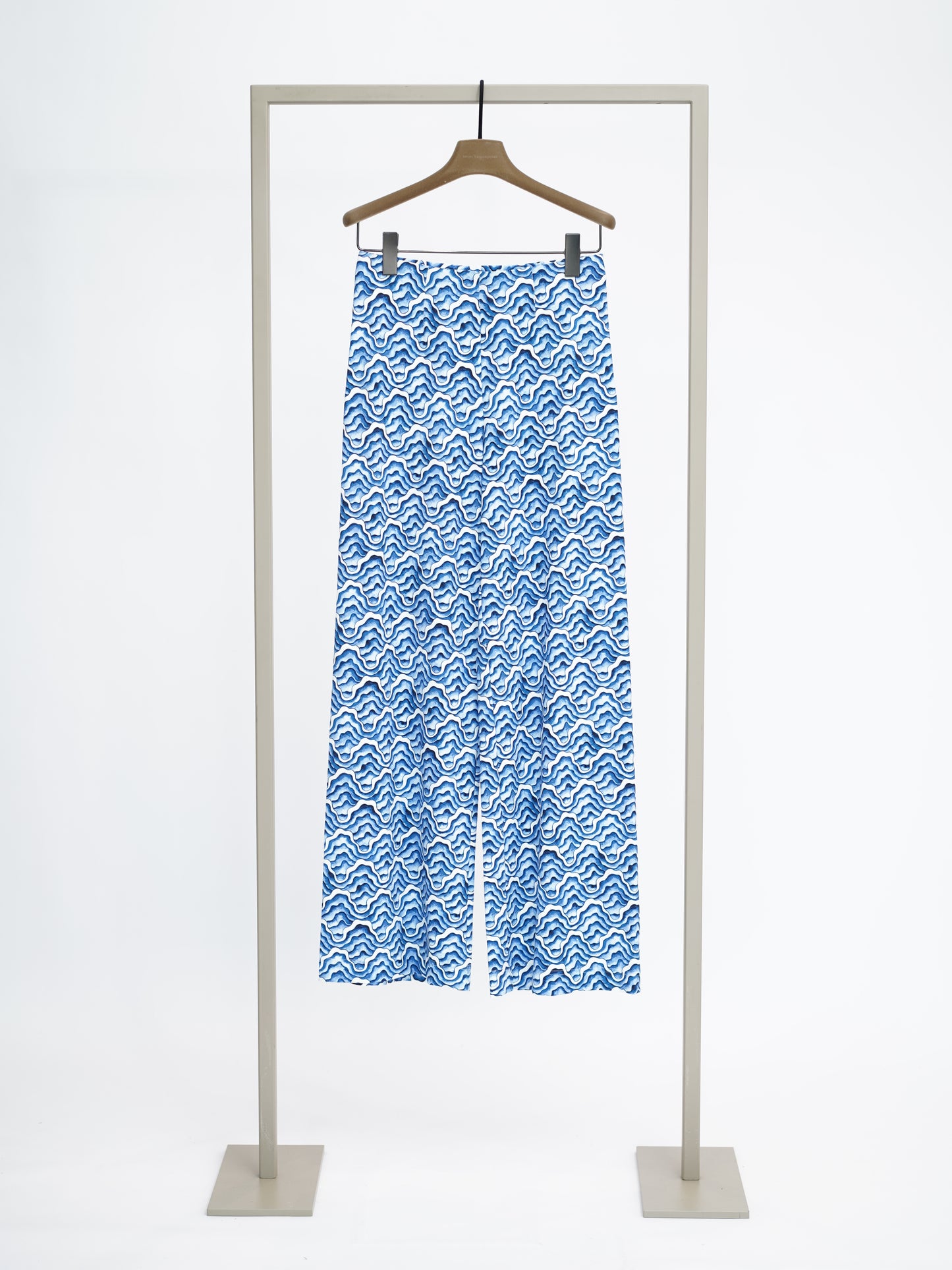 Hose azure superwhite multi | Bildmaterial bereitgestellt von SHOES.PLEASE.