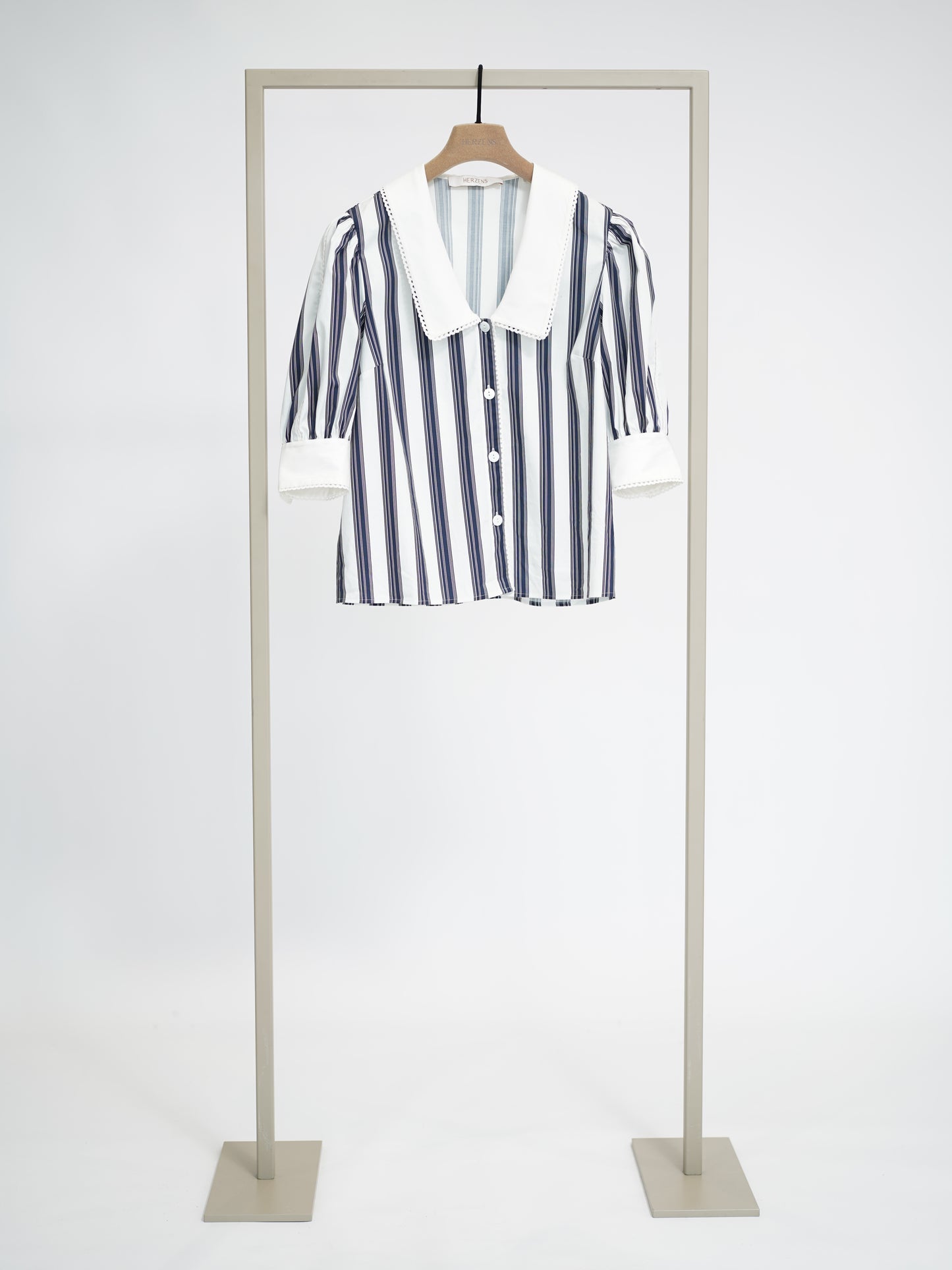 Bluse marino superwhite marino superwhite | Bildmaterial bereitgestellt von SHOES.PLEASE.