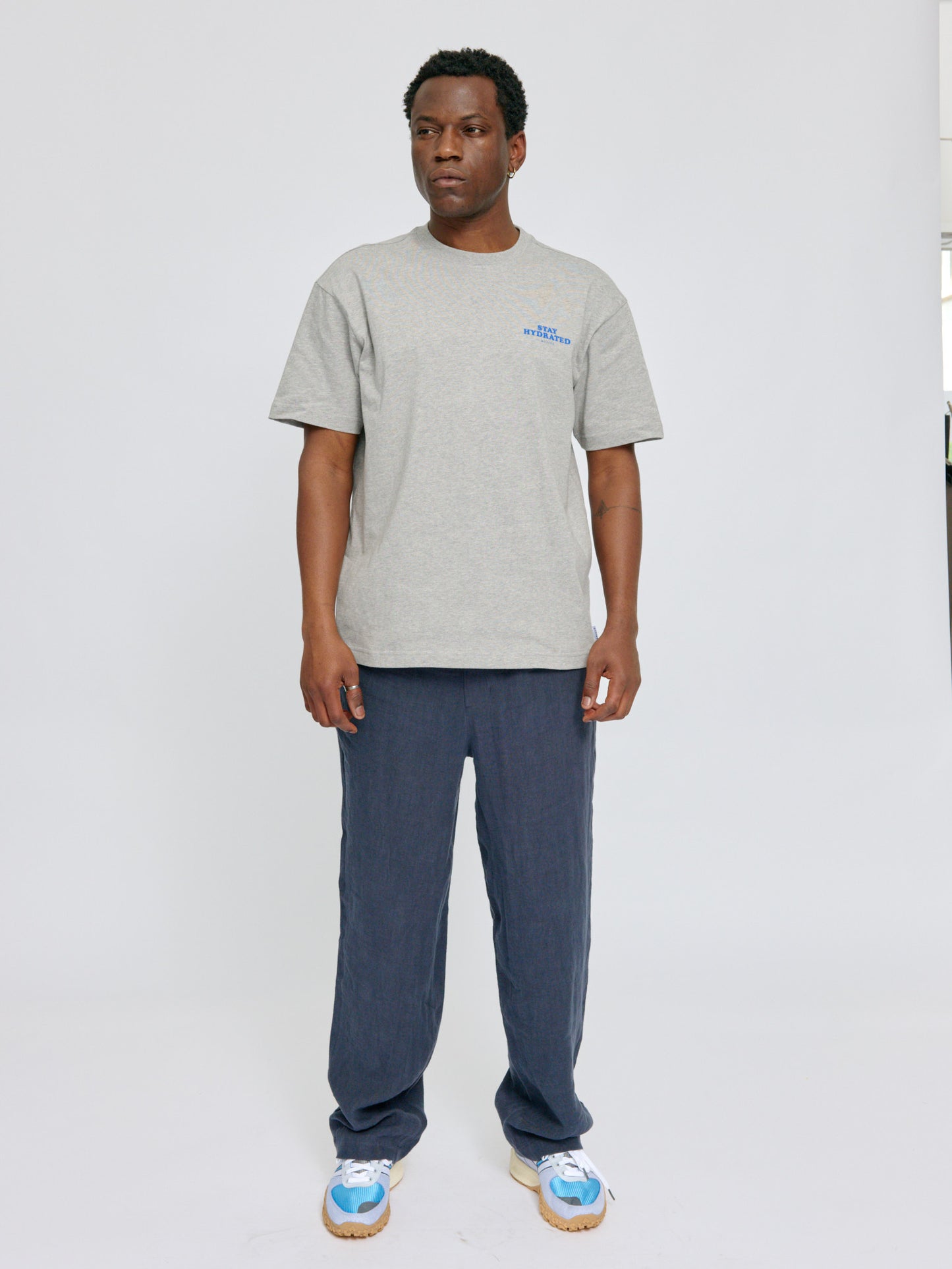 Back Print Theme T-Shirt lt grey mel./chill | Bildmaterial bereitgestellt von SHOES.PLEASE.