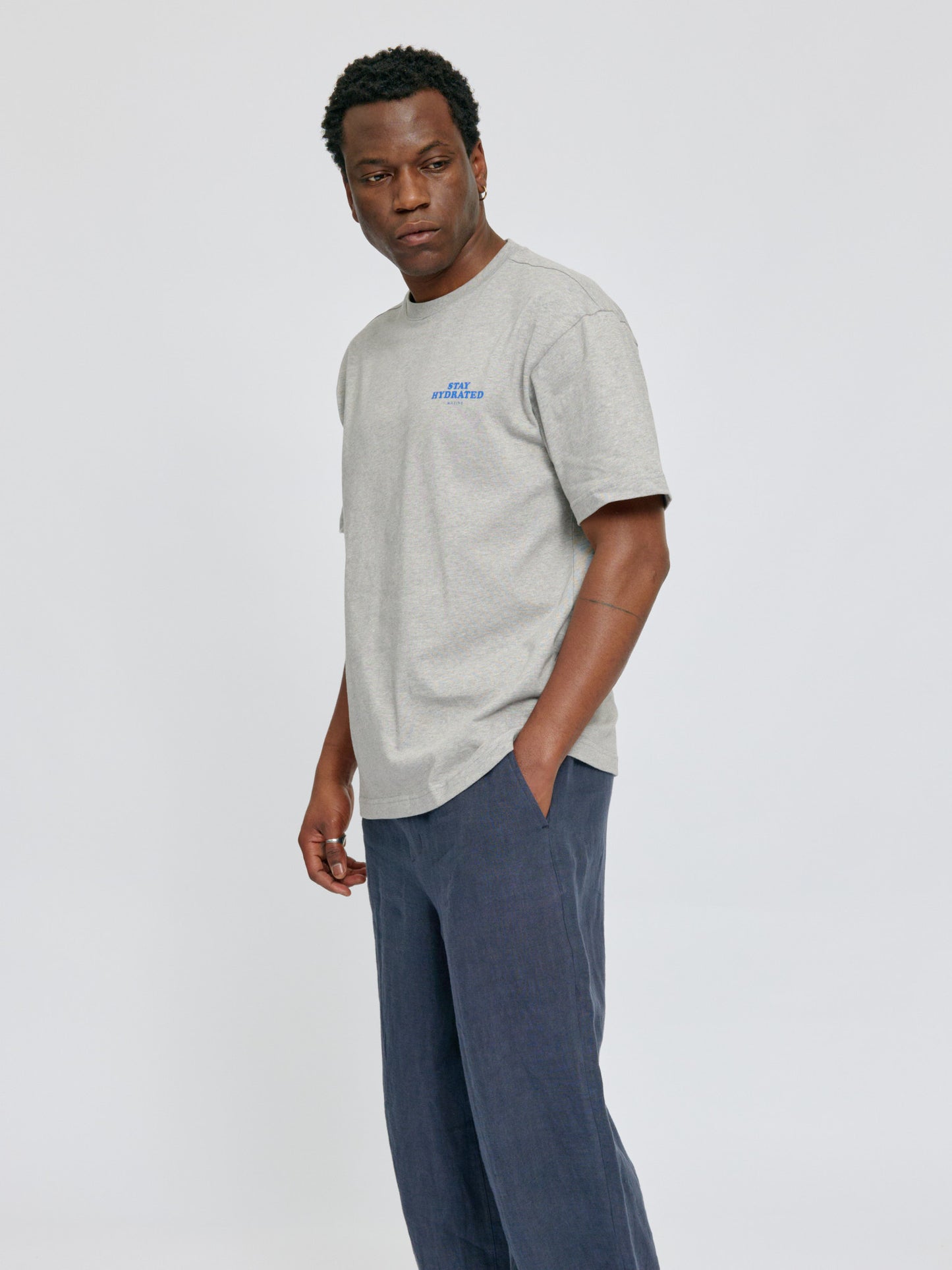 Back Print Theme T-Shirt lt grey mel./chill | Bildmaterial bereitgestellt von SHOES.PLEASE.