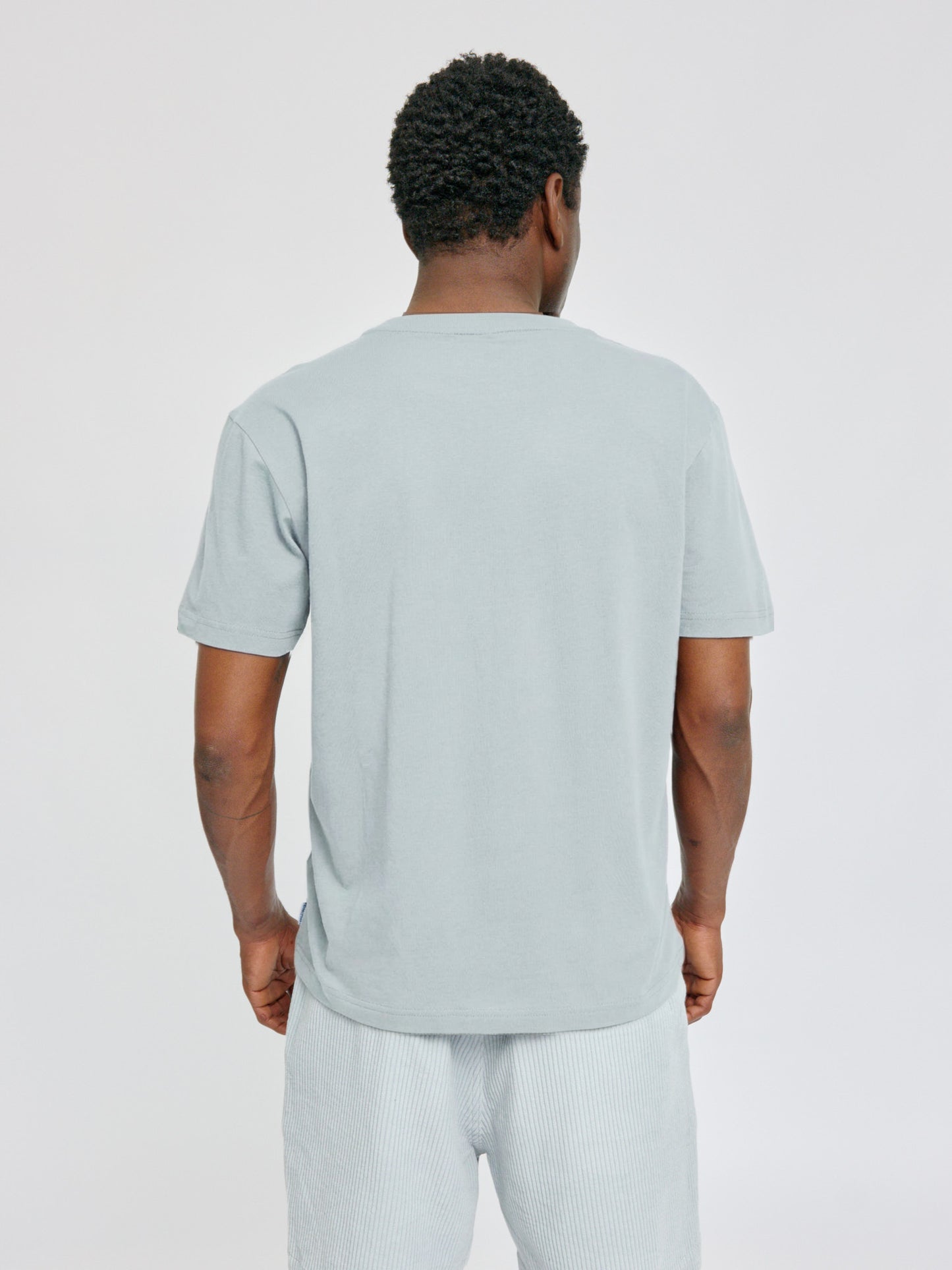 Chest Pocket T-Shirt ice blue | Bildmaterial bereitgestellt von SHOES.PLEASE.