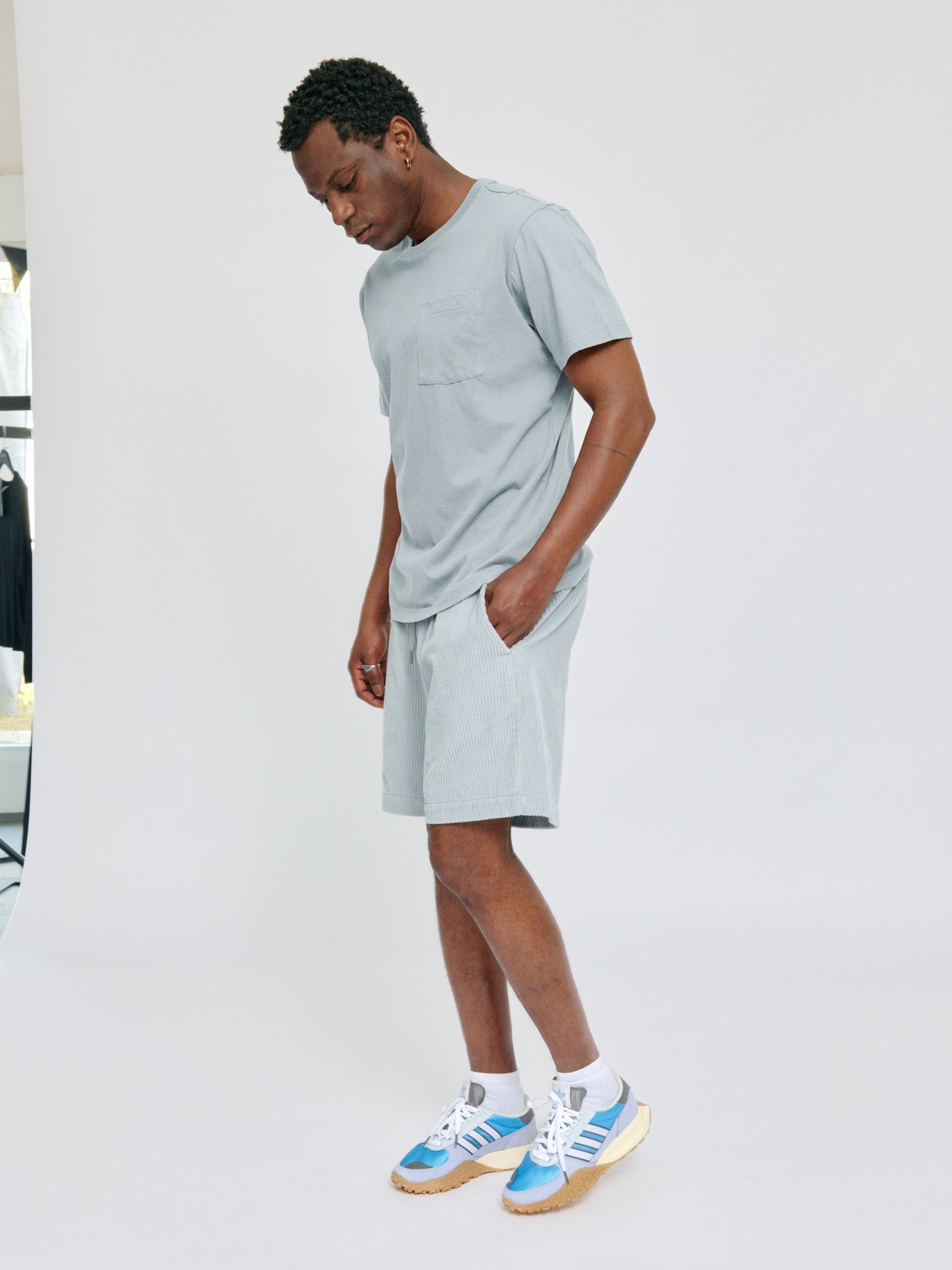 Chest Pocket T-Shirt ice blue | Bildmaterial bereitgestellt von SHOES.PLEASE.