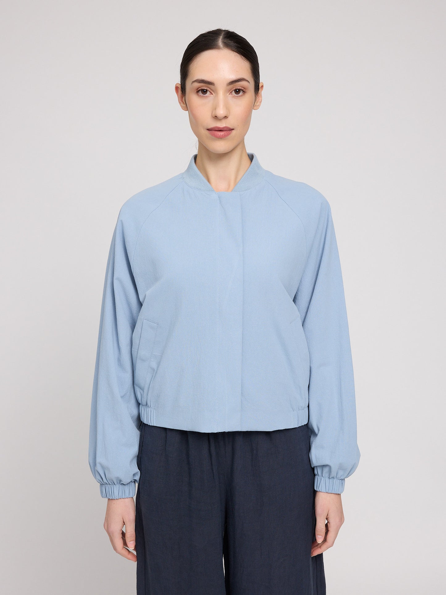 Short Cotton Bomber light blue | Bildmaterial bereitgestellt von SHOES.PLEASE.