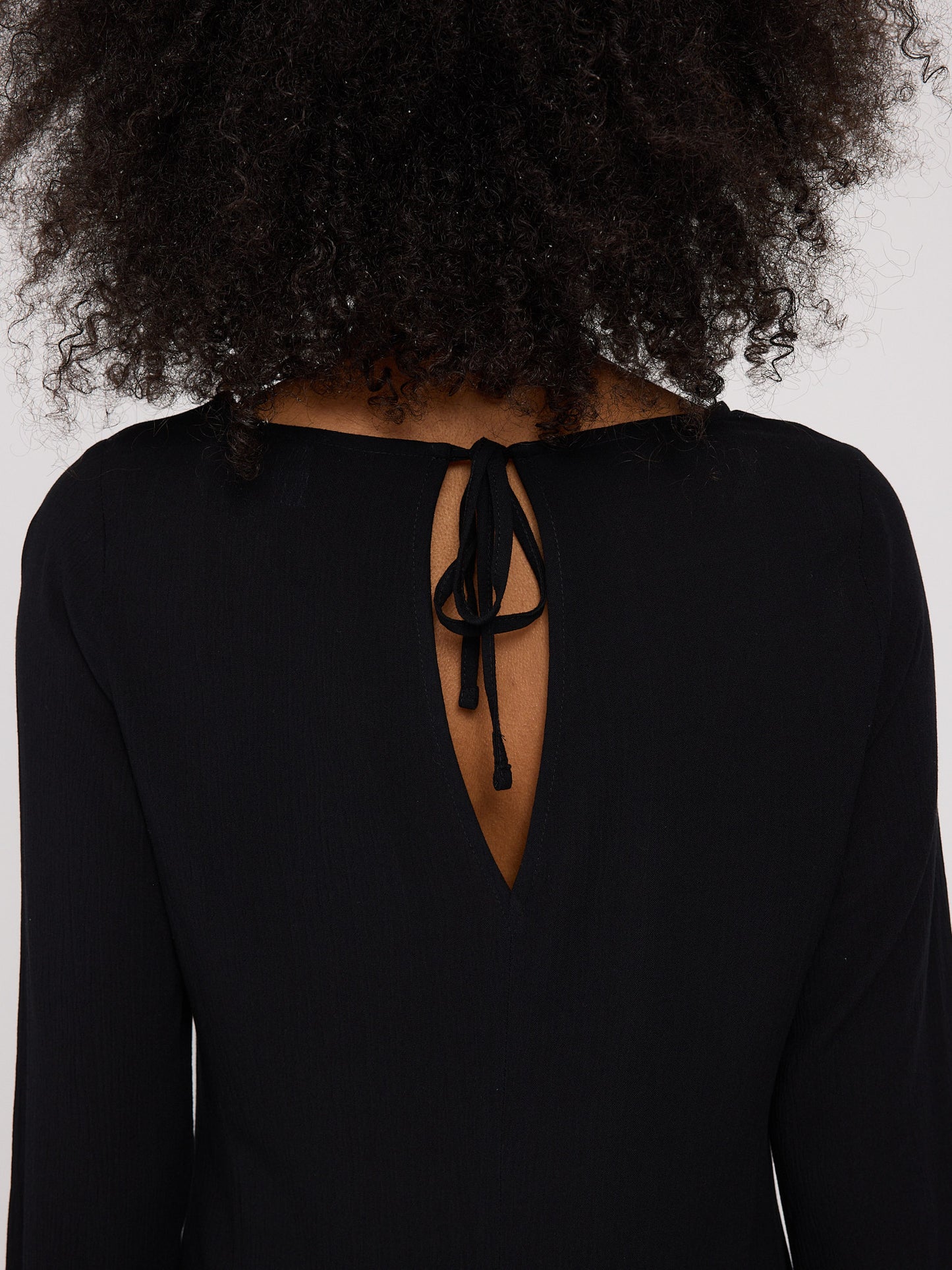 Wide Sleeve Crinkle Dress black | Bildmaterial bereitgestellt von SHOES.PLEASE.