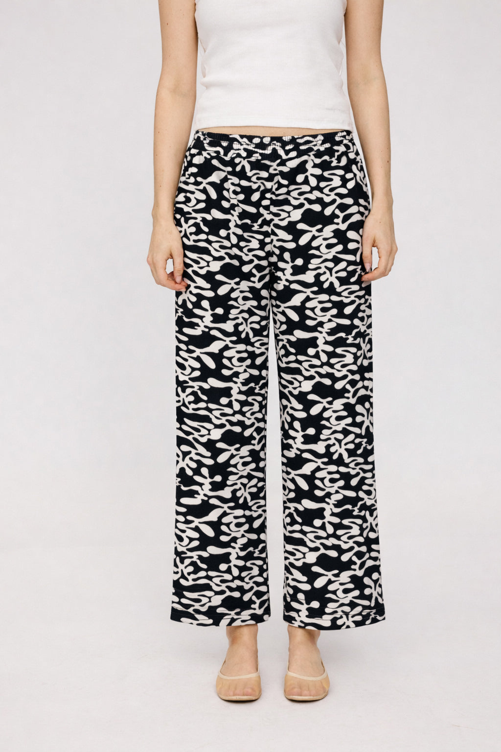 Printed Wide Leg Viscose Pants black/printed | Bildmaterial bereitgestellt von SHOES.PLEASE.