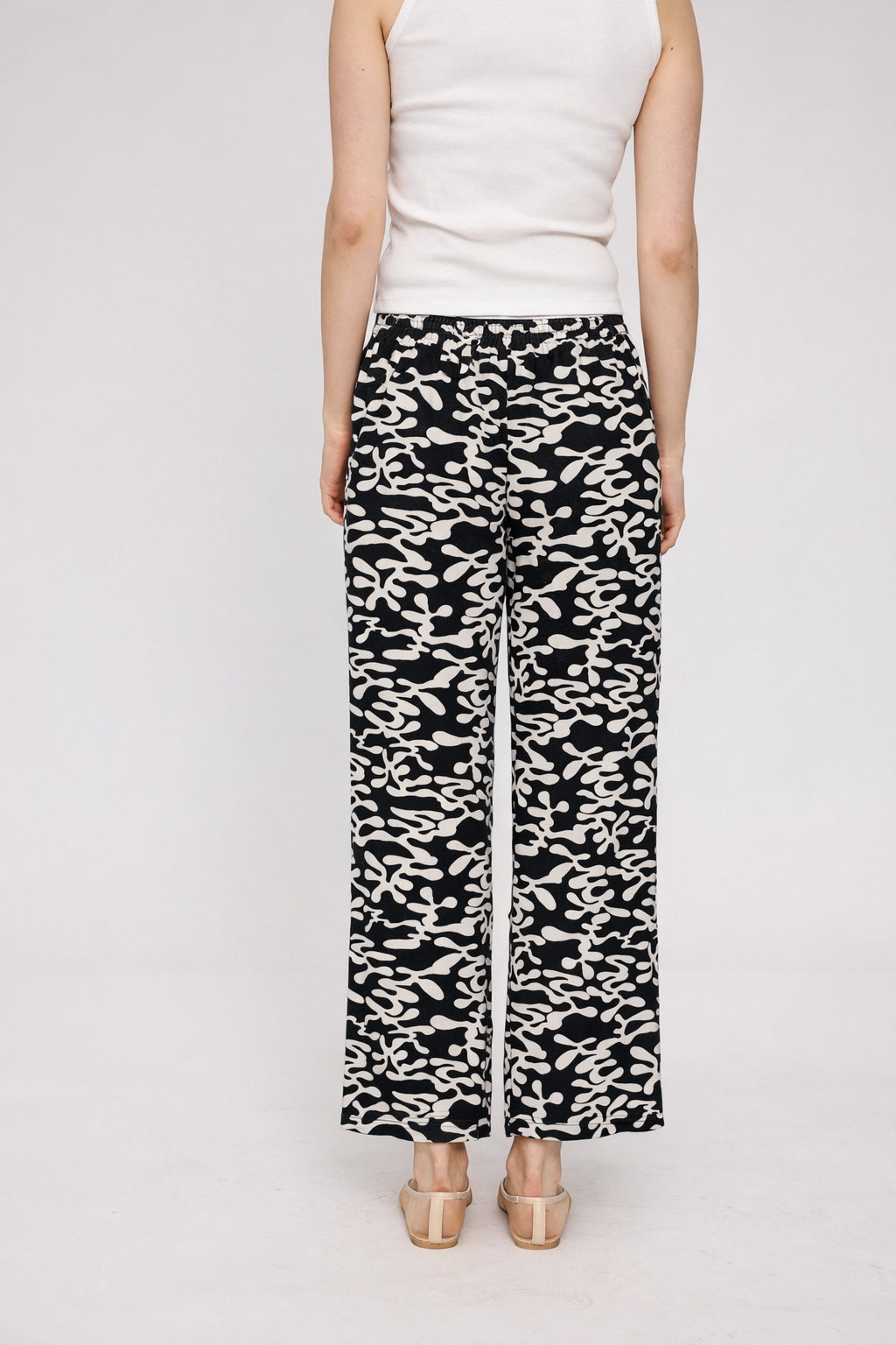 Printed Wide Leg Viscose Pants black/printed | Bildmaterial bereitgestellt von SHOES.PLEASE.
