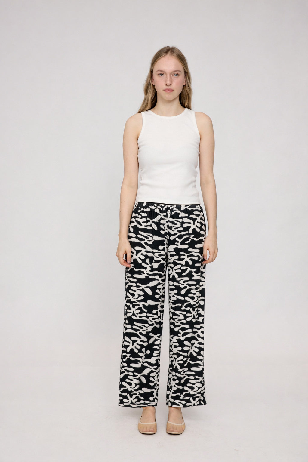 Printed Wide Leg Viscose Pants black/printed | Bildmaterial bereitgestellt von SHOES.PLEASE.