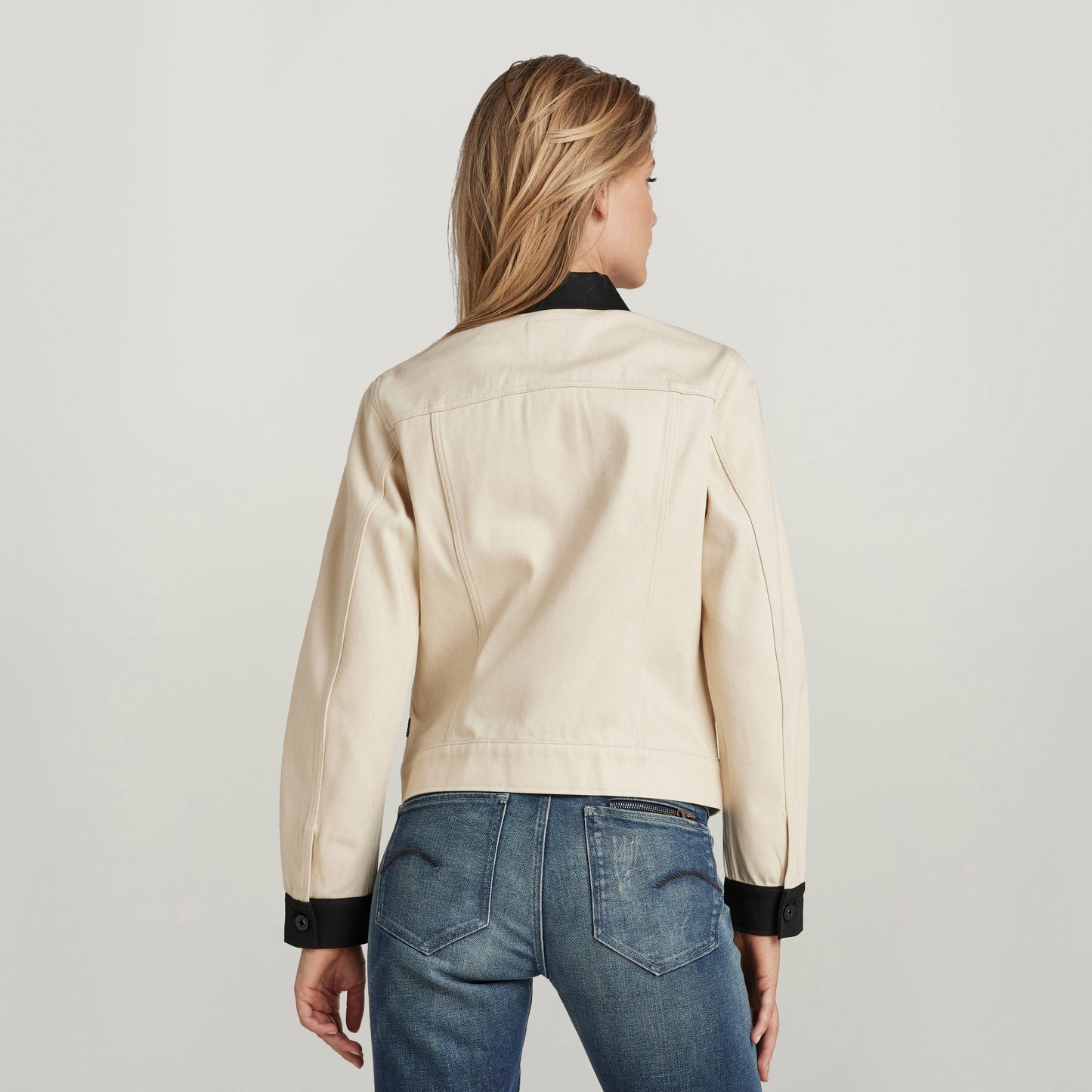 Arc 3D Jacket PM ecru | Bildmaterial bereitgestellt von SHOES.PLEASE.