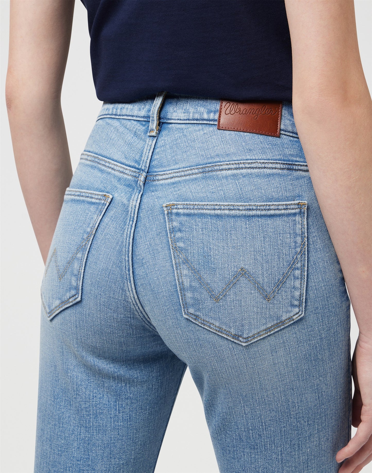 BOOTCUT SOUTHEAST medium denim | Bildmaterial bereitgestellt von SHOES.PLEASE.