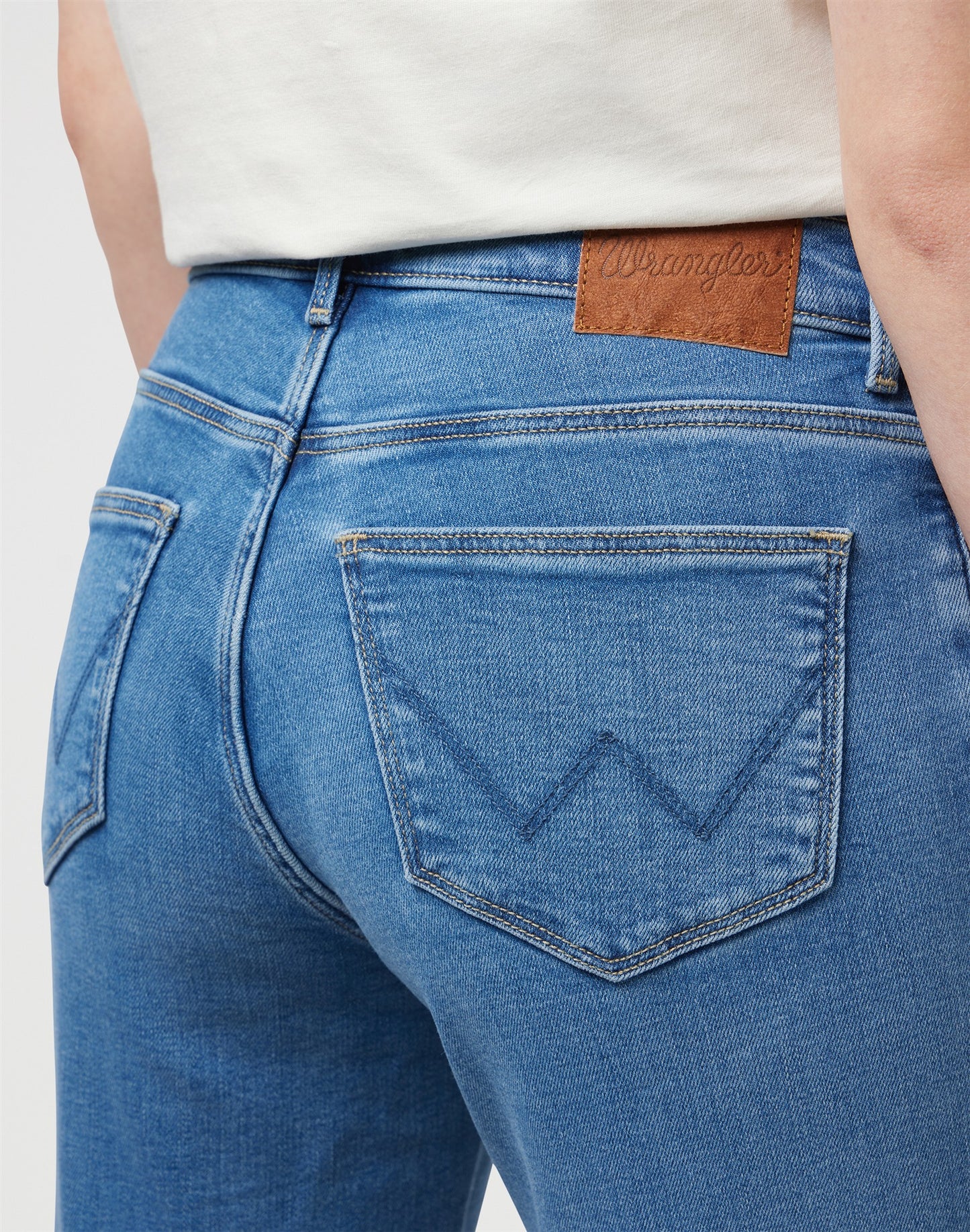 STRAIGHT AURELIA medium denim | Bildmaterial bereitgestellt von SHOES.PLEASE.